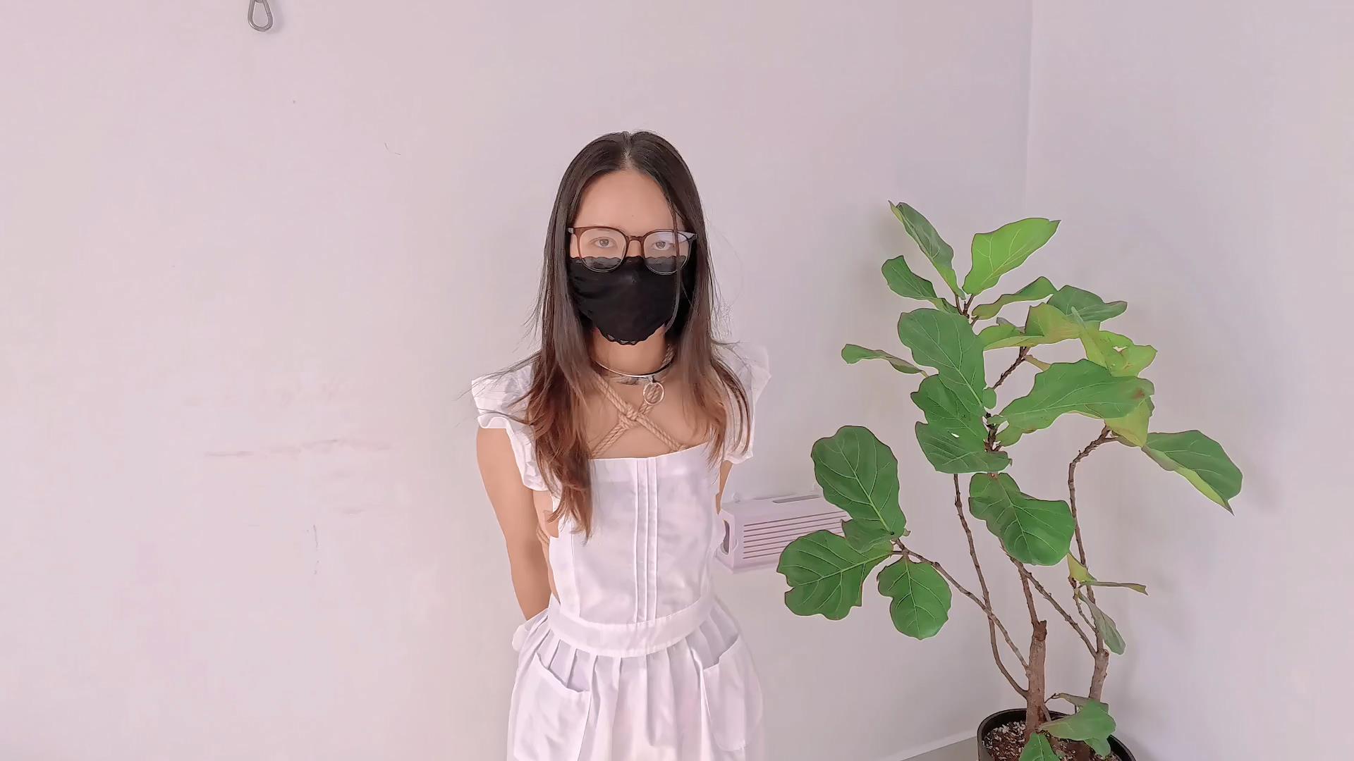 Raymond 果体绳衣围裙女仆服务 果[00_01_20][20250104-101054].jpg