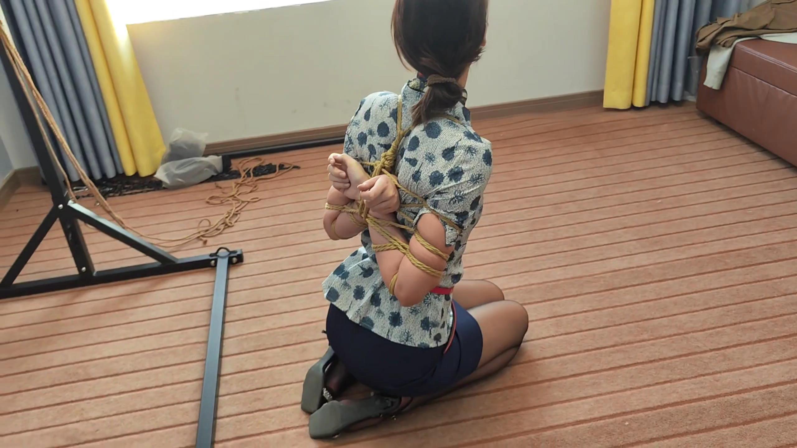 李大侠 晓倩空姐制服捆绑[00_11_55][20250113-090115].jpg