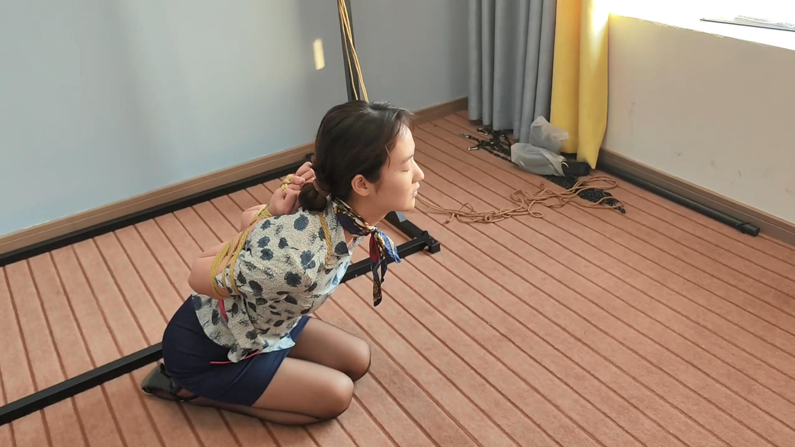 李大侠 晓倩空姐制服捆绑[00_05_47][20250113-090109].jpg