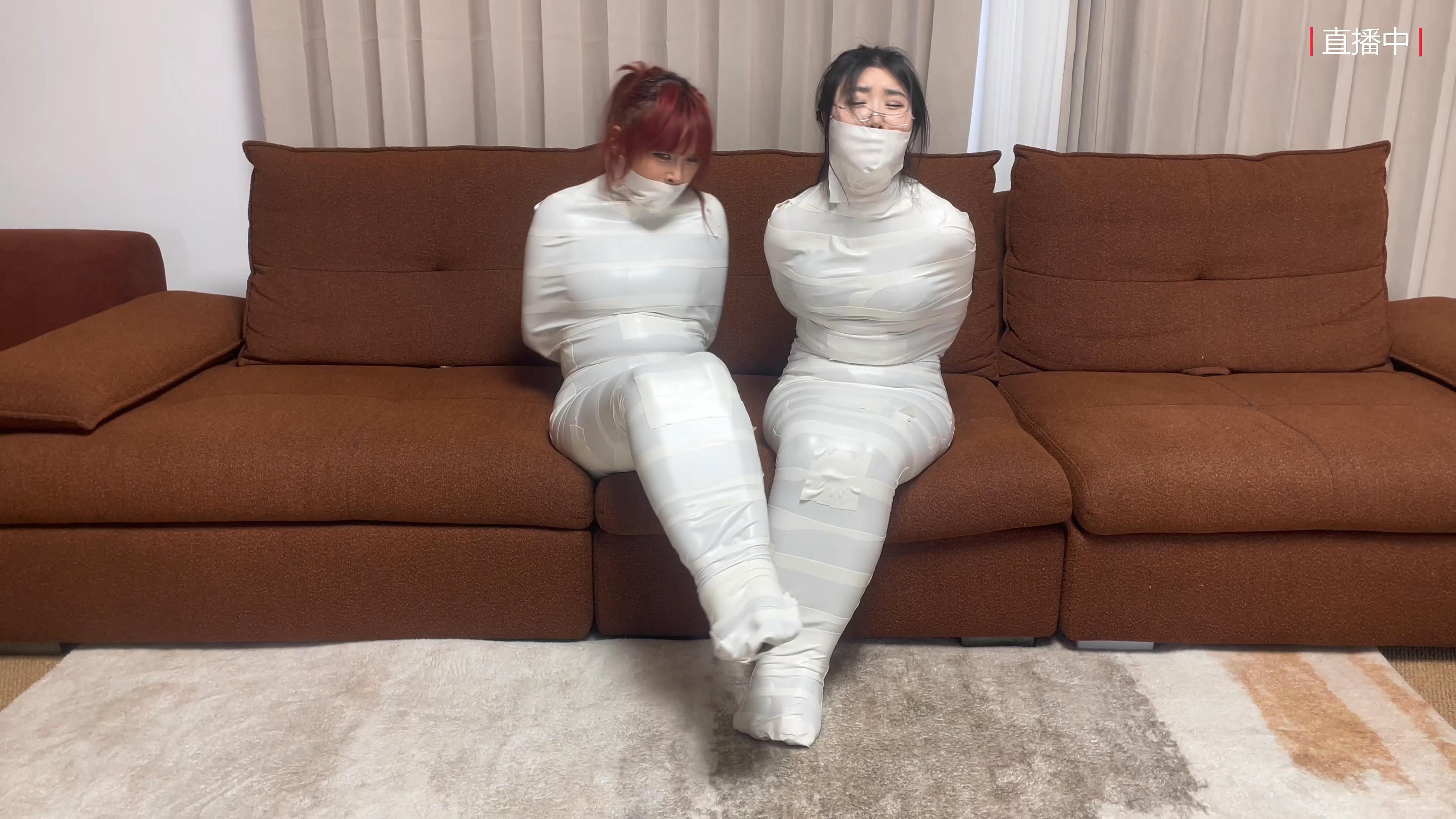云雀定制_女奴贩卖直播间 丰满木乃伊女奴[00_11_00][20250113-090515].jpg
