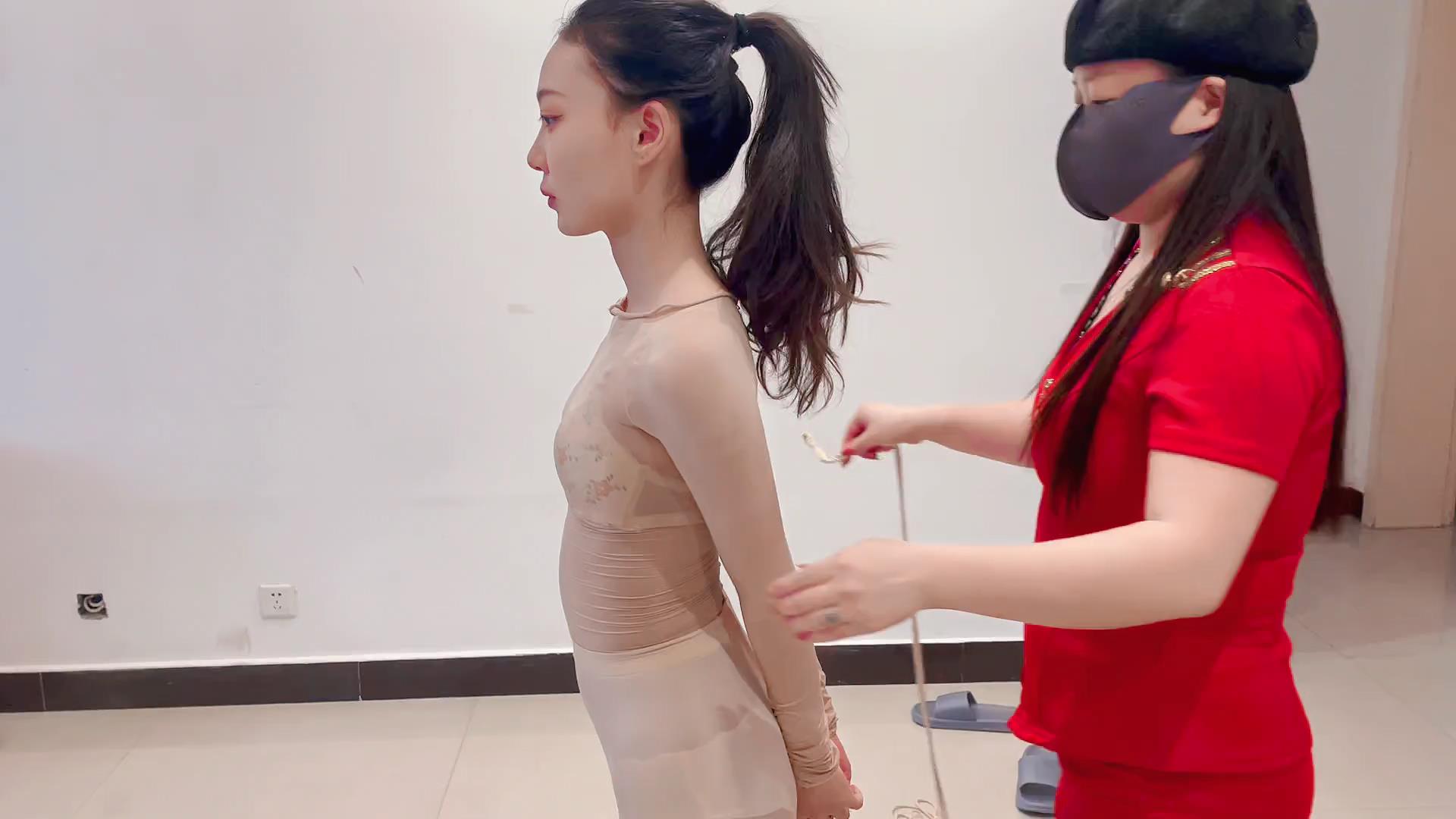 媚娘工作室 超紧缚踮脚的瑾年[20250123-095617].jpg