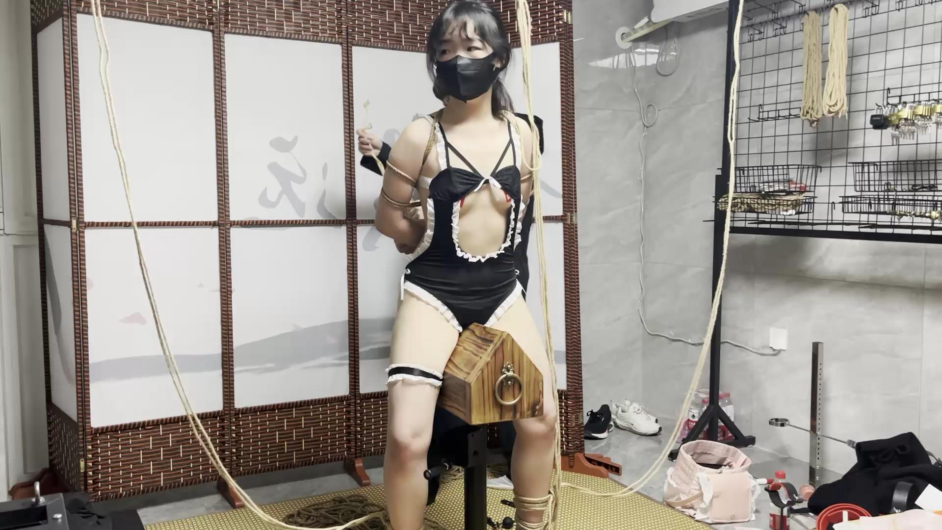 缚予 线下真实调教之新模18岁高中生小妖[00_06_01][20250409-102156].jpg