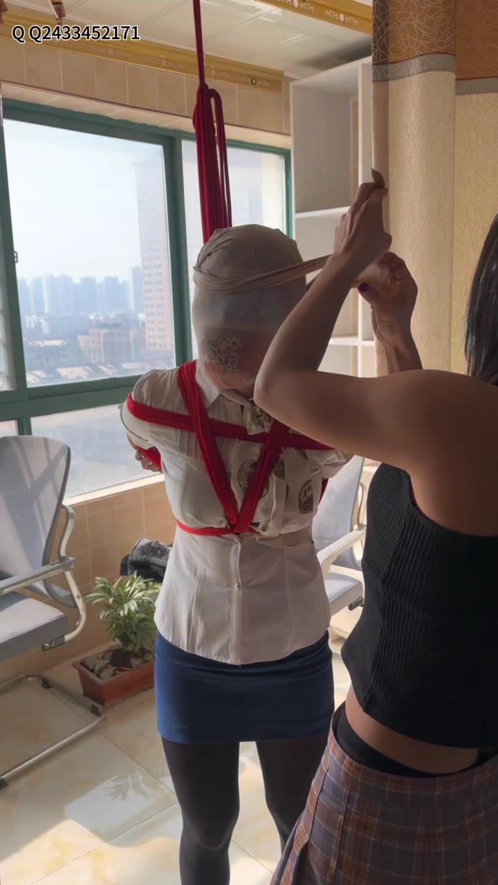 缚凤 女女篇 报复绑架调教女经理 绸带捆[00_05_55][20250430-101346].jpg