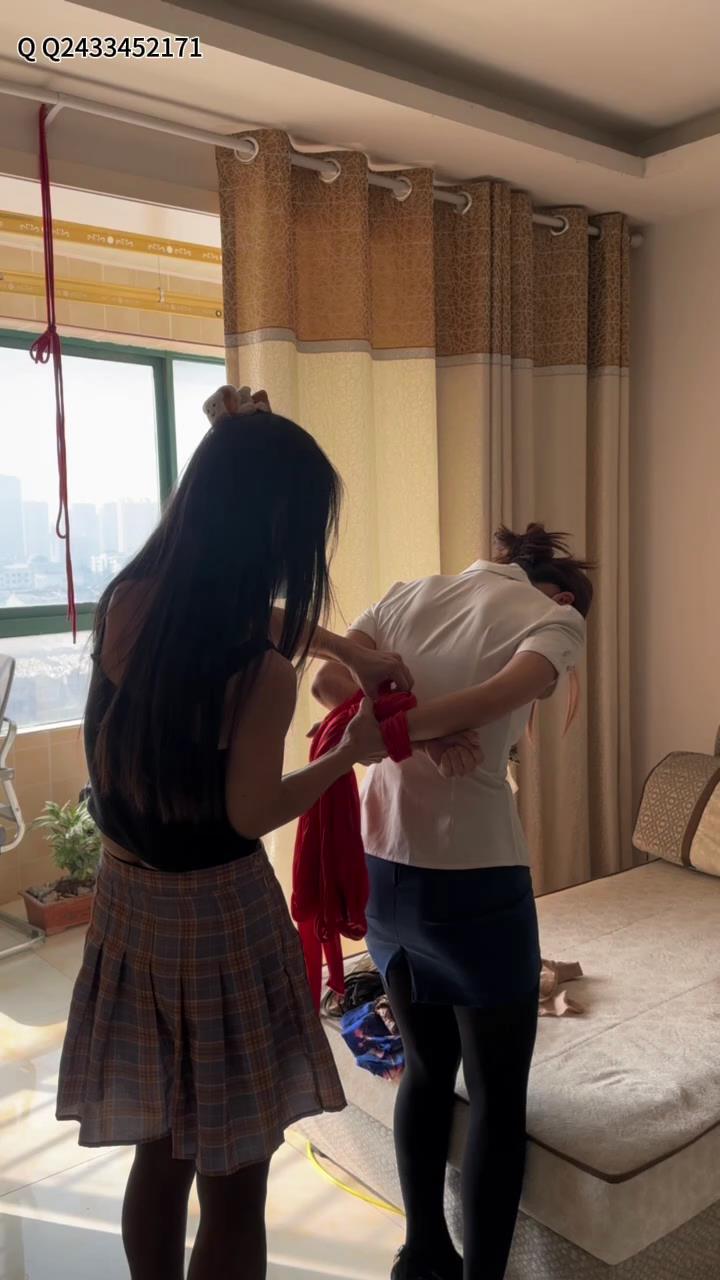 缚凤 女女篇 报复绑架调教女经理 绸带捆[00_00_50][20250430-101336].jpg