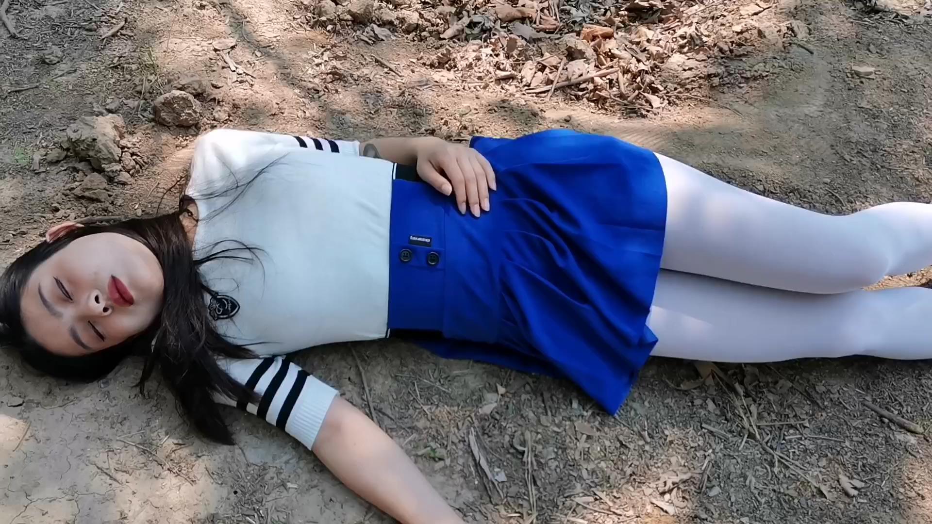 飞天原创 学生希希在小树林在看小说,被2[00_00_40][20250601-095453].jpg
