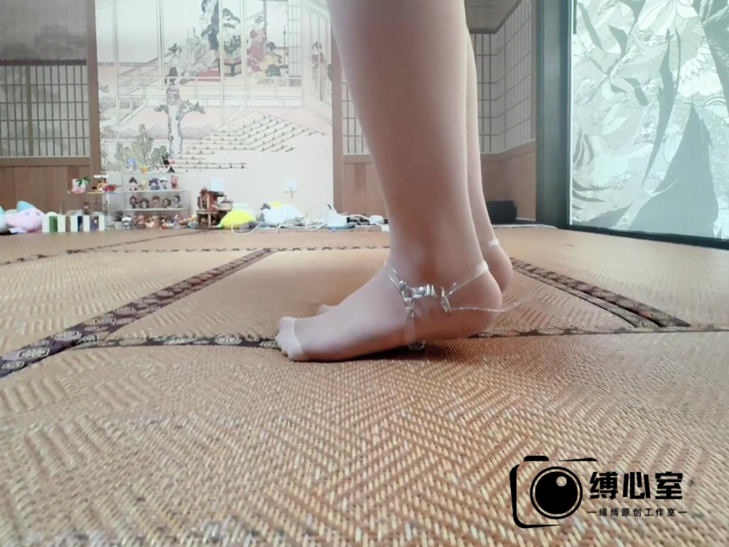 缚心室 肉丝女学生的单手套直臂半吊训练，[00_17_16][20250602-123849].jpg