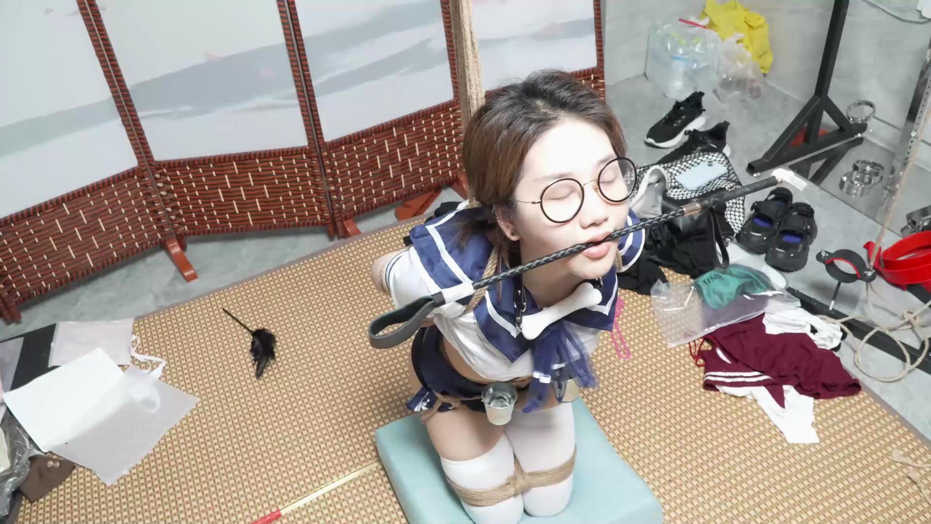 缚予 线下真实调教之超漂亮“萝莉姐姐”跪[00_33_54][20250613-113523].jpg