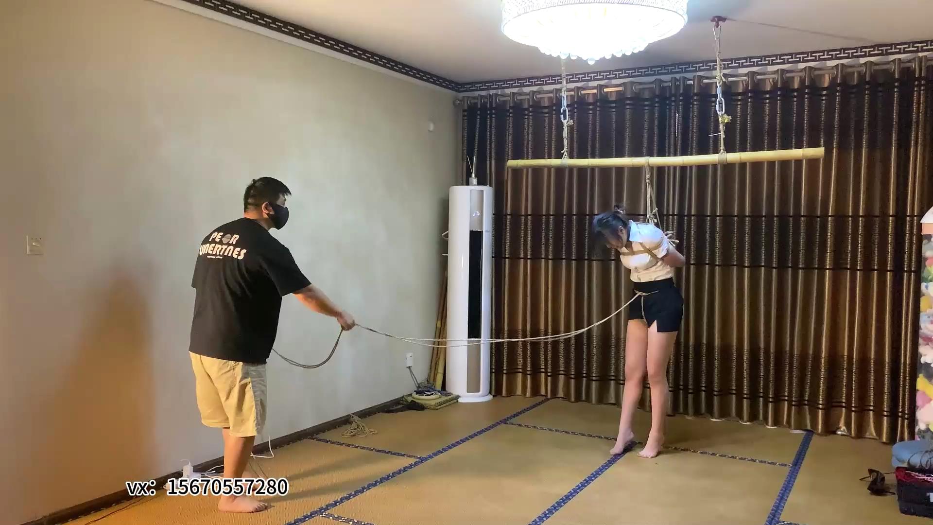 山鬼 真实女教师夏可暑假在工作室做小狗[00_24_51][20250718-083537].jpg