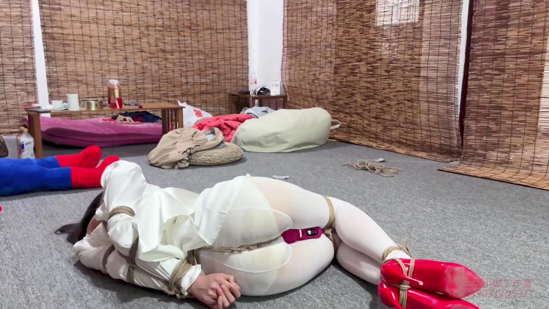 三五小脚 欺凌逃跑的新娘 1[00_19_05][20250726-100322].jpg