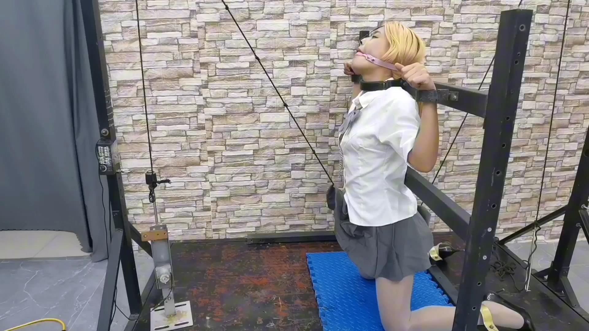 飞天原创 继续审问JK少女毒犯希希,还是[00_06_12][20250816-182840].jpg
