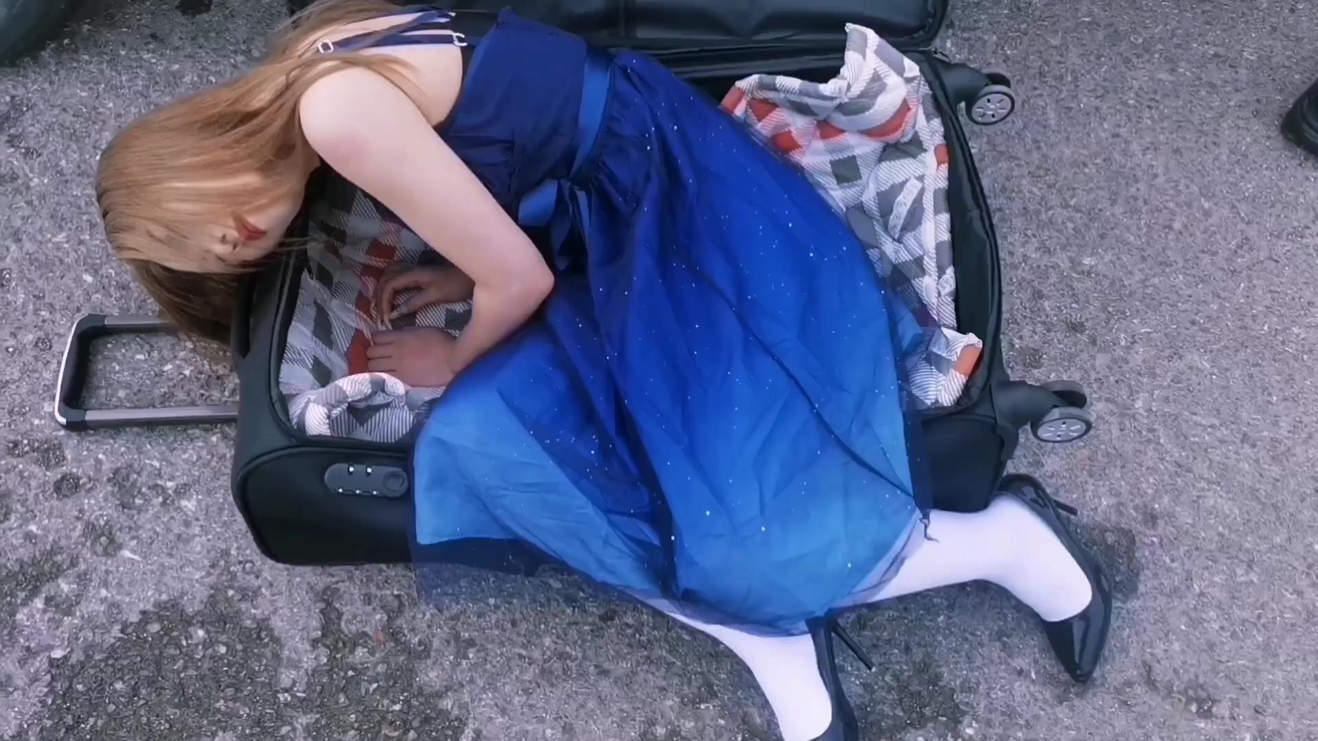 飞天原创 倒霉的少女月仙儿在光天华日之下[00_00_30][20250820-122314].jpg