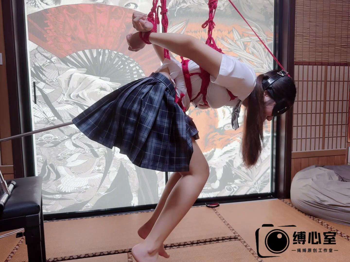 缚心室 双马尾JK少女的绳缚地狱！一天高[00_51_25][20250822-133009].jpg
