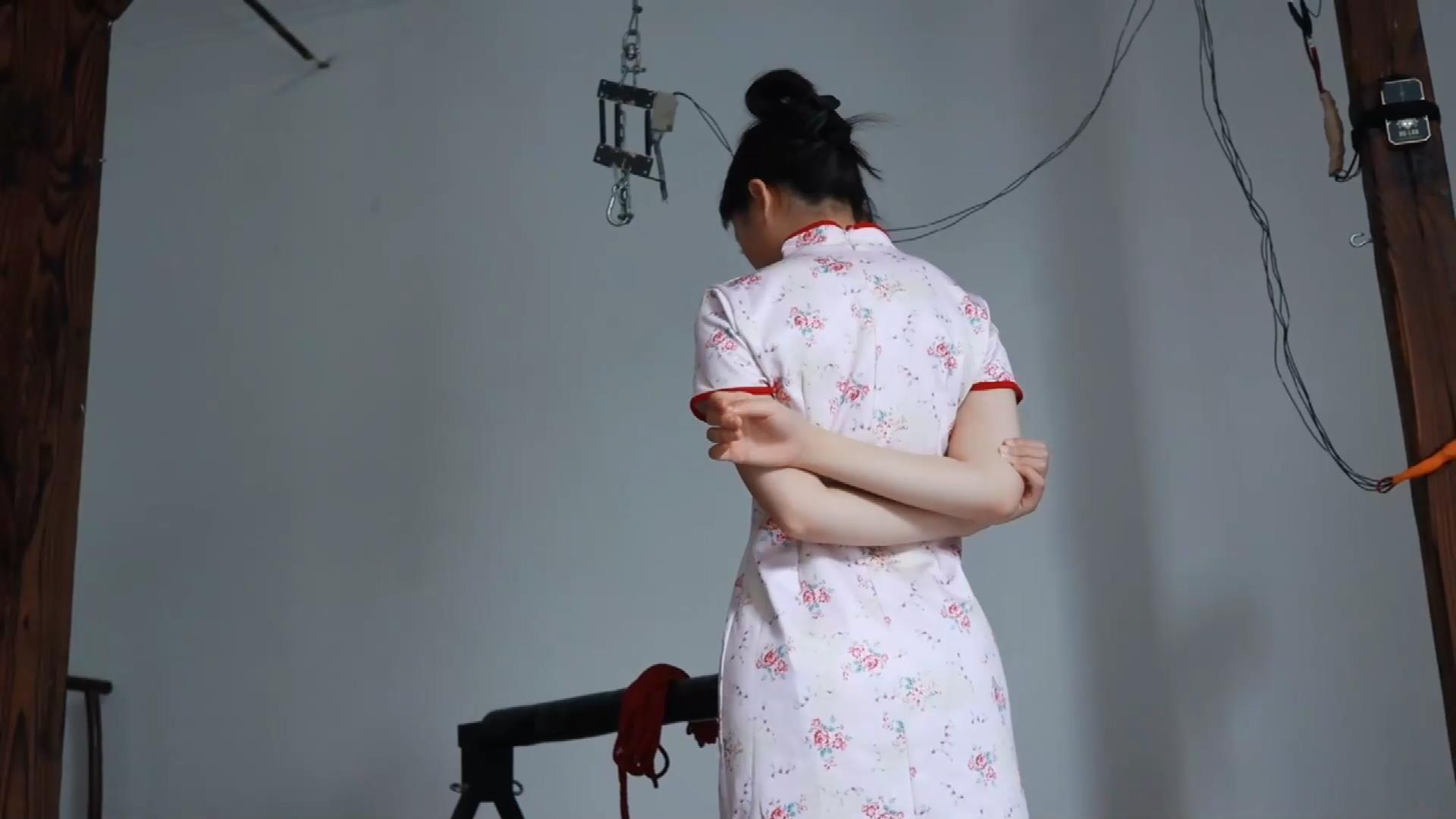 路由原创 可可旗袍体验钢铁木马 超大号口[20250823-153203].jpg