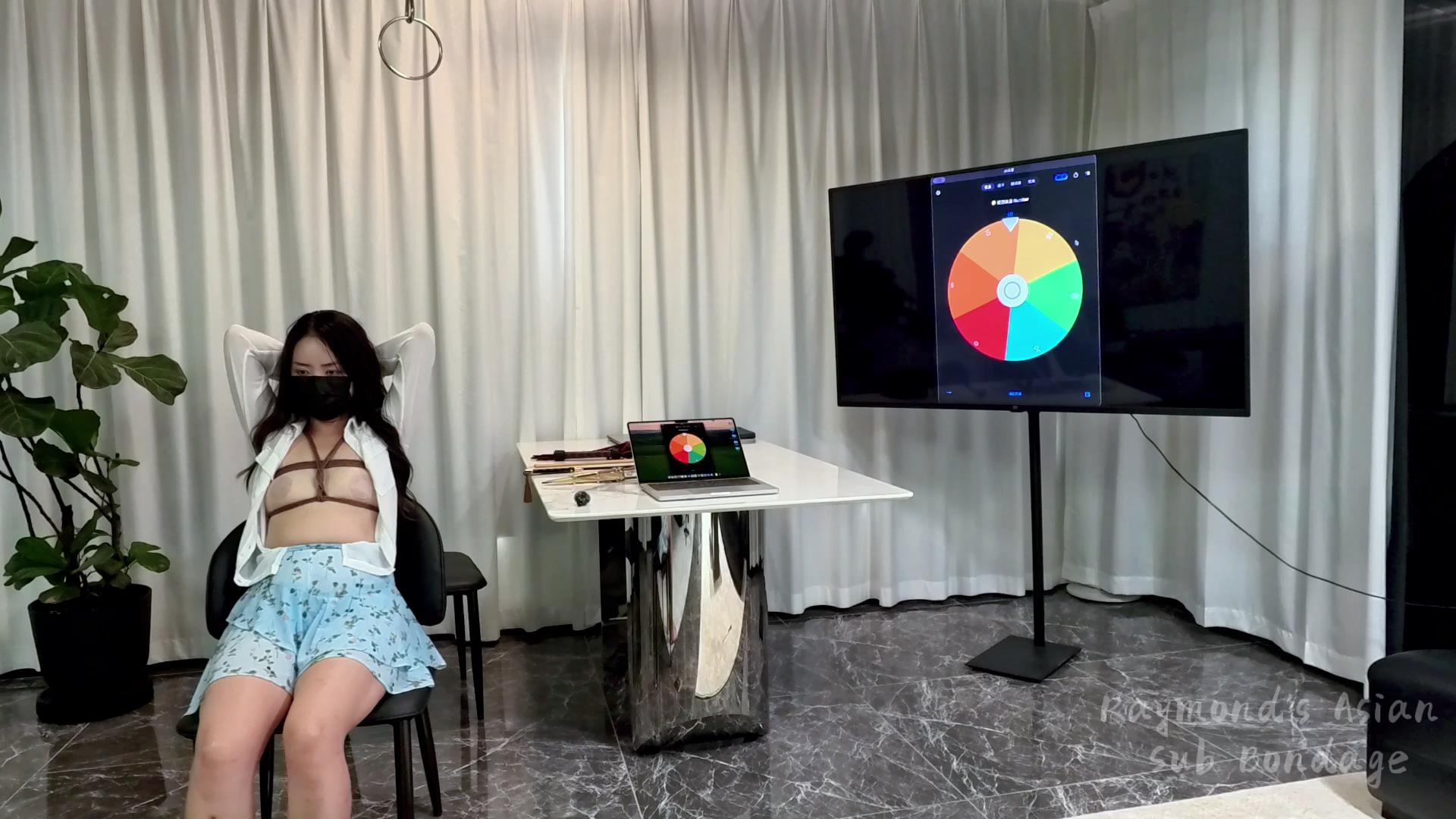 Raymond 欺负小媳妇之转盘来决定怎[00_31_36][20250910-104251].jpg