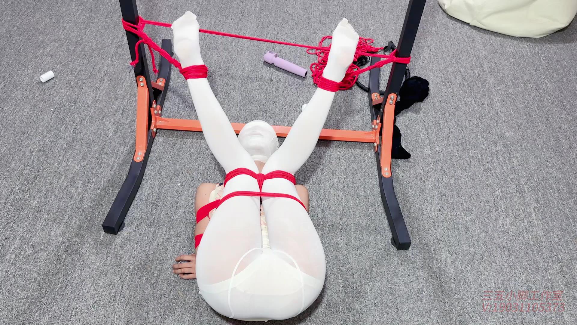 三五小脚 喷出的Y水打湿了丝袜[00_11_18][20250914-123355].jpg