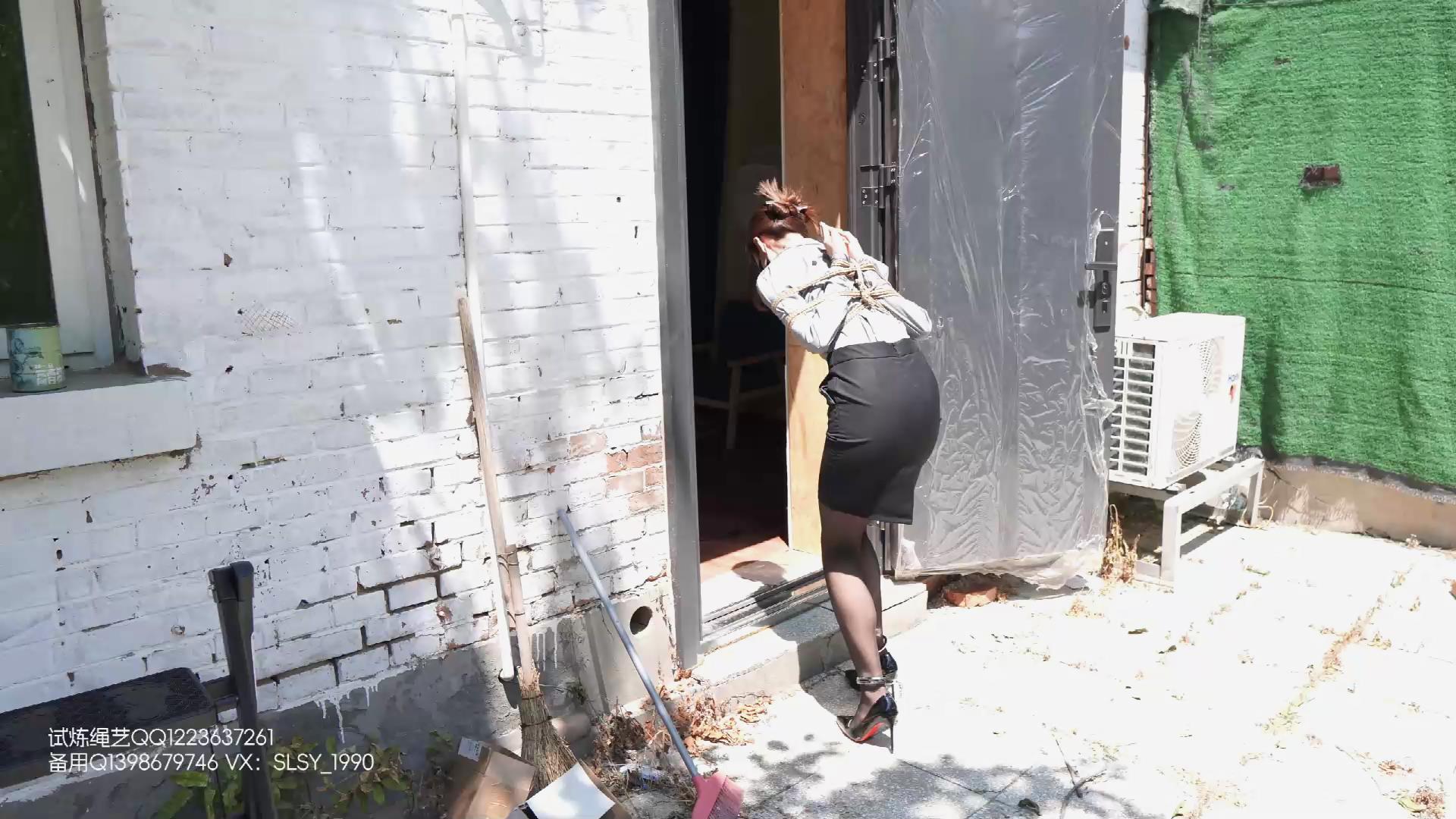 试炼 倩倩职业装黑丝高跟后手观音电击惩罚[00_00_59][20250918-120225].jpg