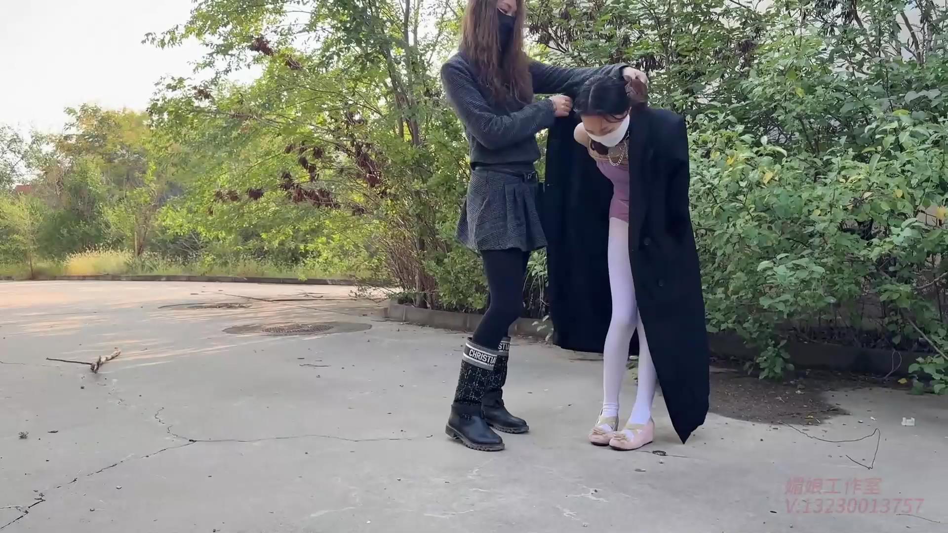 媚娘工作室 舞蹈女孩被强迫室外-前震后R[00_29_34][20250922-125248].jpg