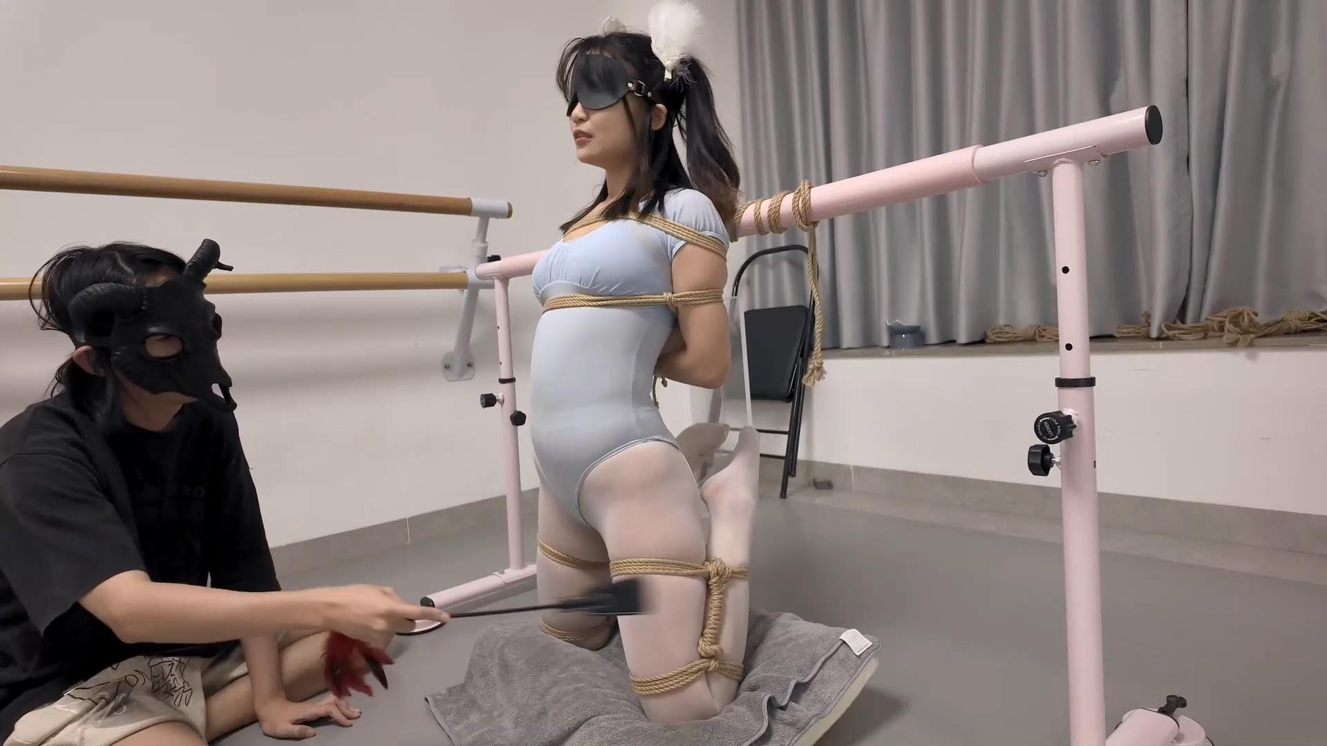 凛凛蝶 献身的少女 第三集-拷问 火刑T[00_11_11][20251009-114432].jpg