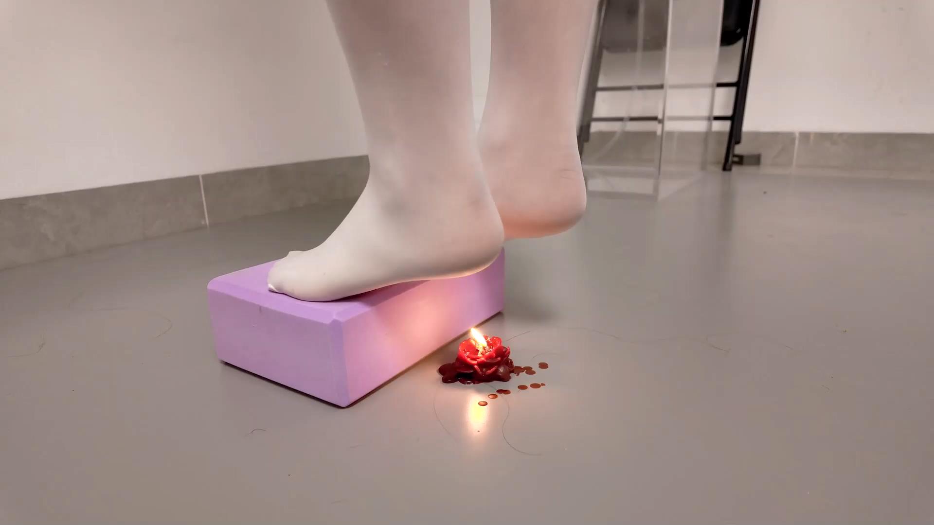 凛凛蝶 献身的少女 第三集-拷问 火刑T[00_23_33][20251009-114451].jpg