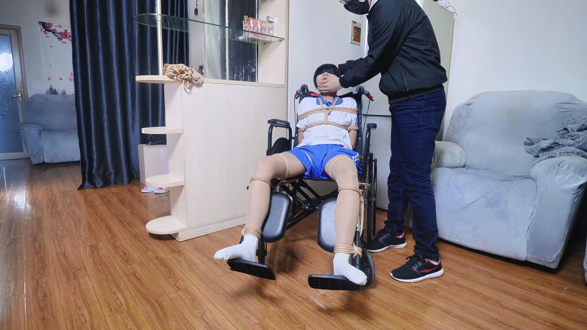 冷与贝 被人贩抓捕的女学生小云，被调教爆[00_01_38][20251012-113831].jpg