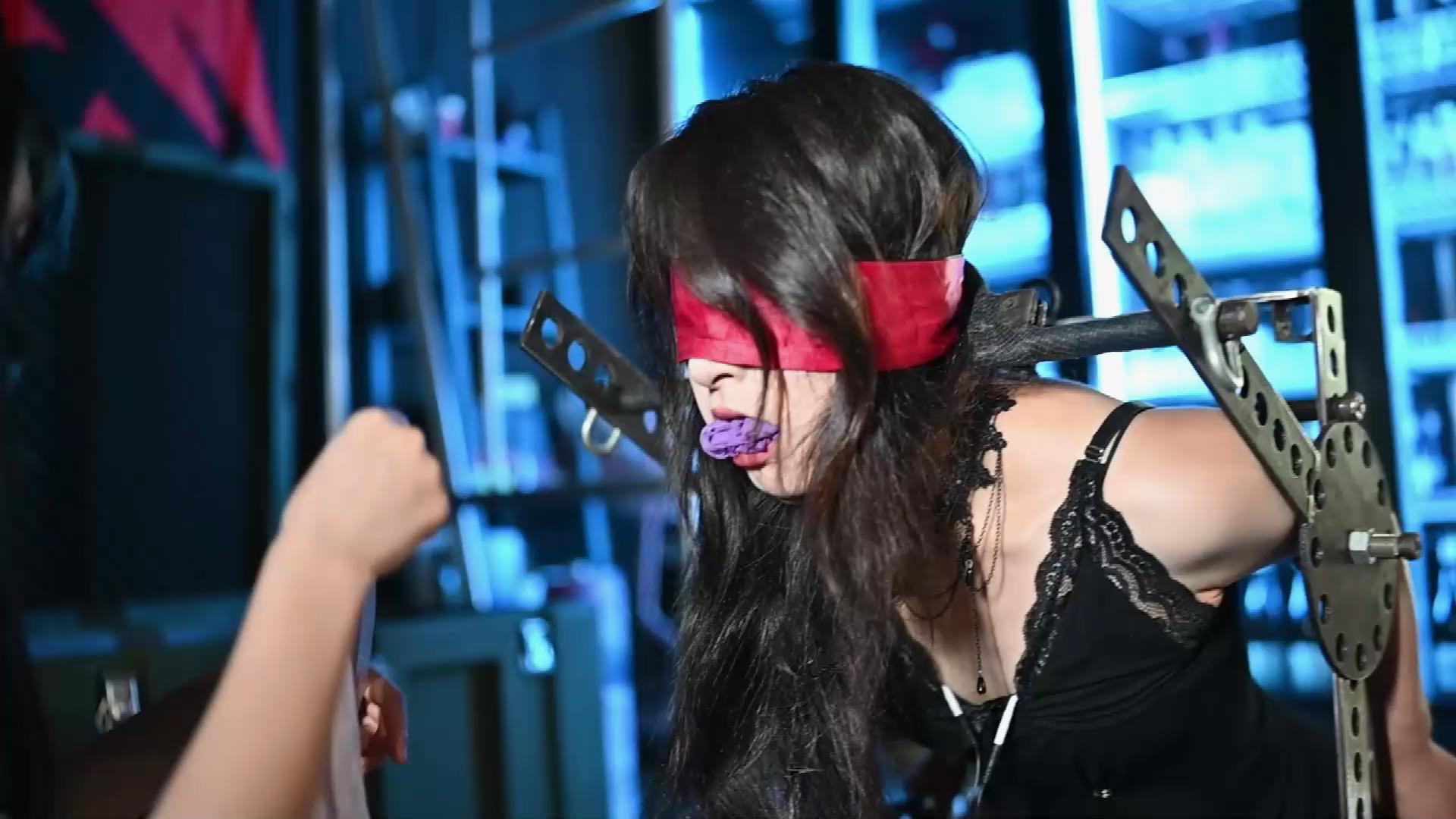 绳欲club 小王老师居家睡袍 暴虐金属[00_45_36][20251014-113619].jpg