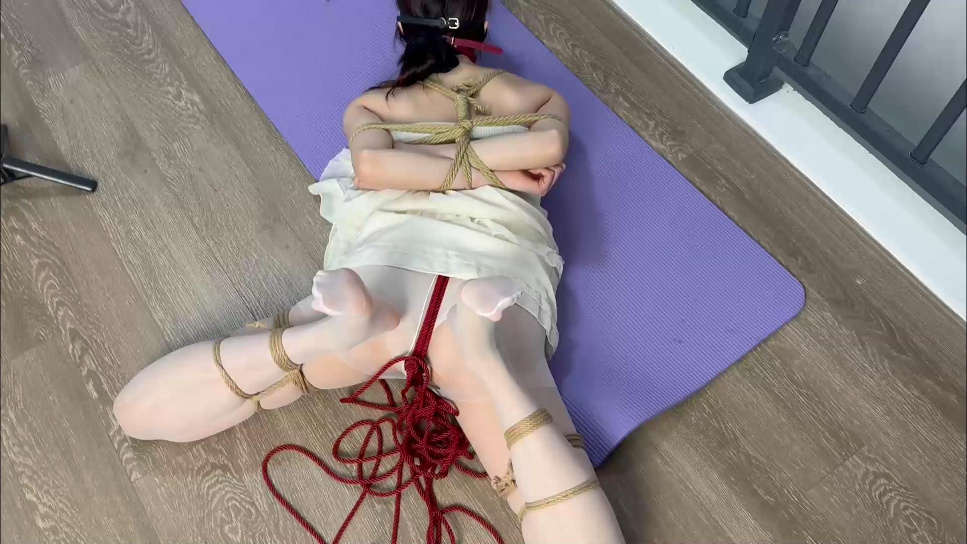 眼眸出品 少女回家迷晕之劫 上集[00_38_46][20251017-125017].jpg