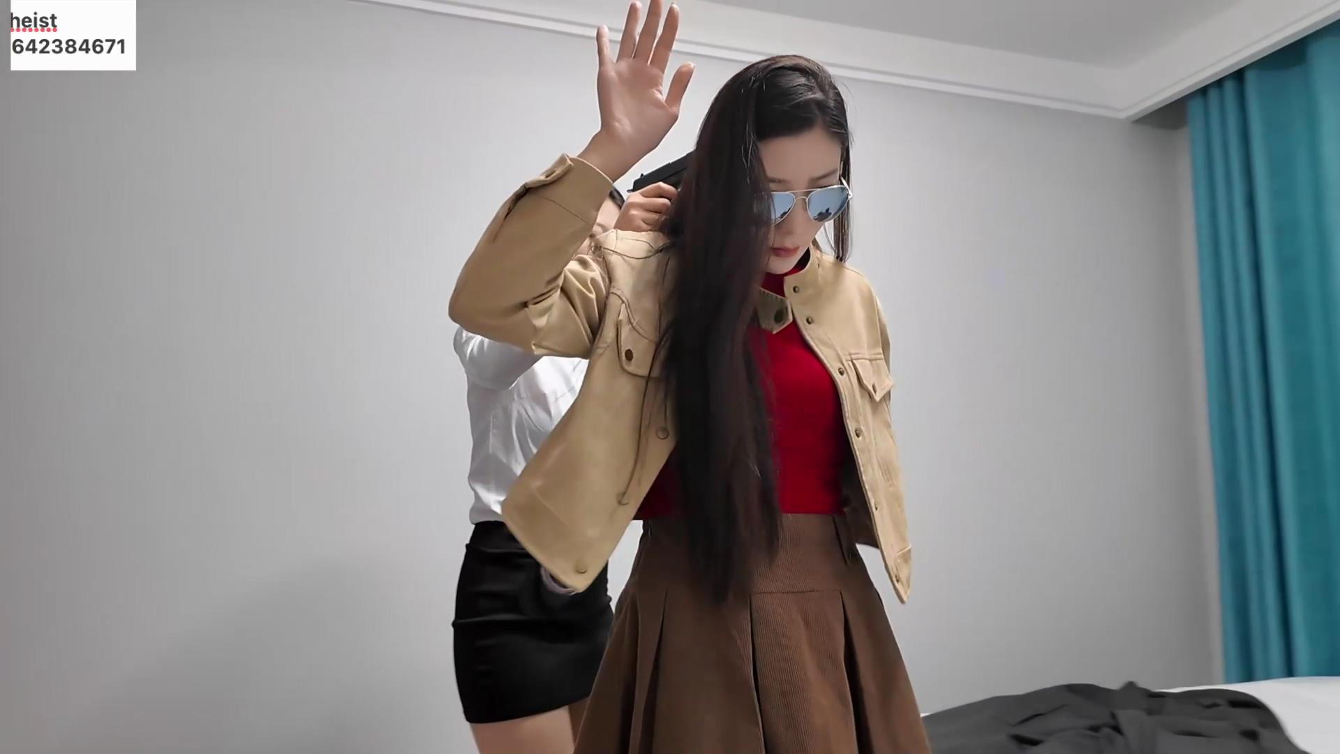 李大侠 怀旧风格、饱和剧情罪案片 毒斗 [00_03_00][20251017-125259].jpg