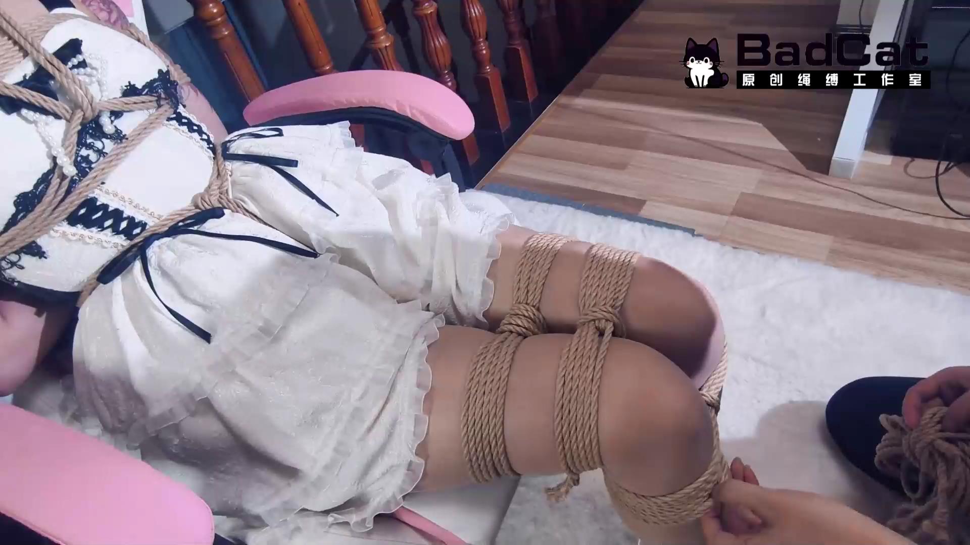 BadCat 美女魔术师主动求绑 结果挣[00_06_37][20251018-115533].jpg