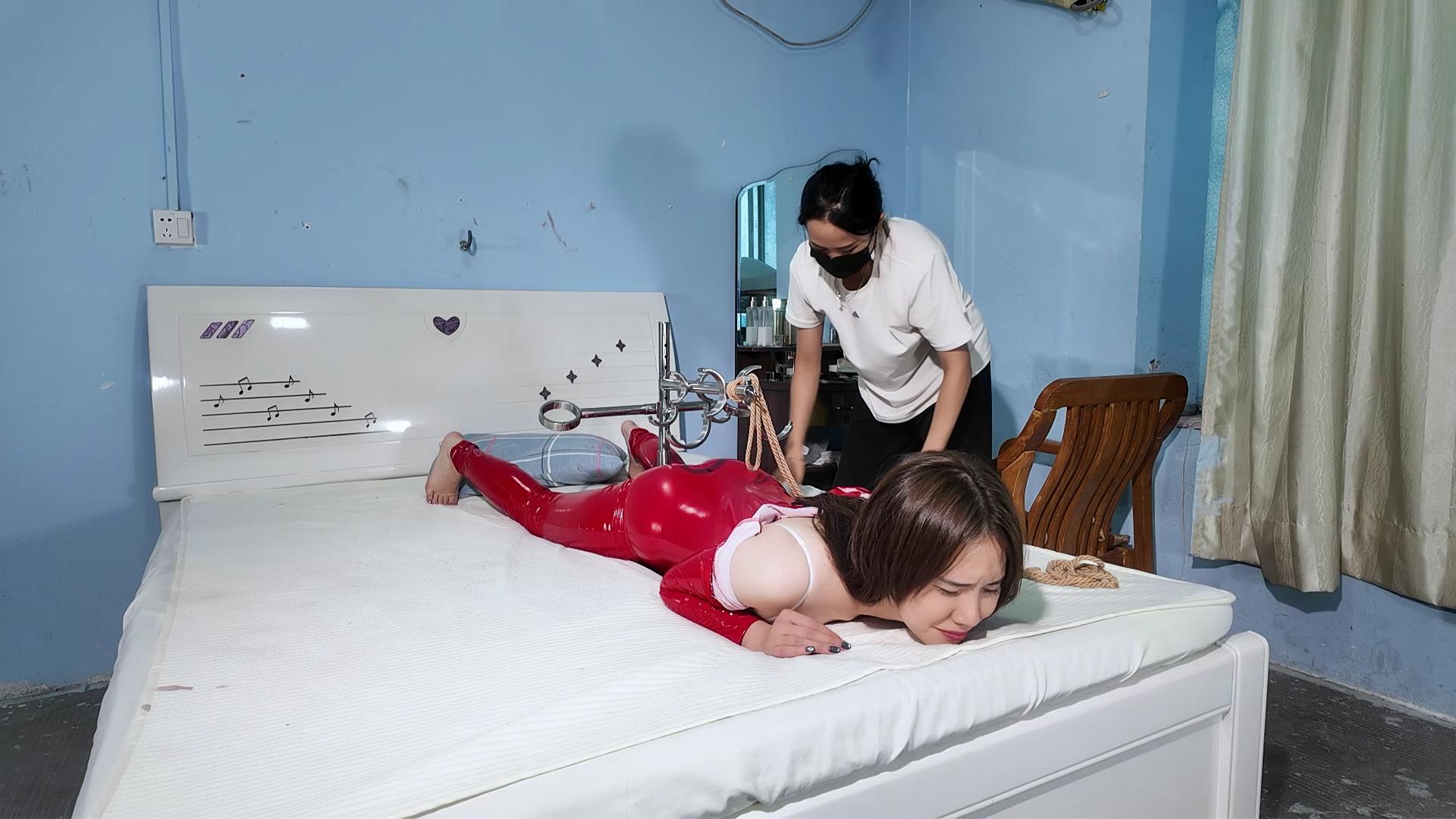 樱束原创 秘审间谍 驷马架上秘密审讯红色[00_03_10][20251019-120253].jpg