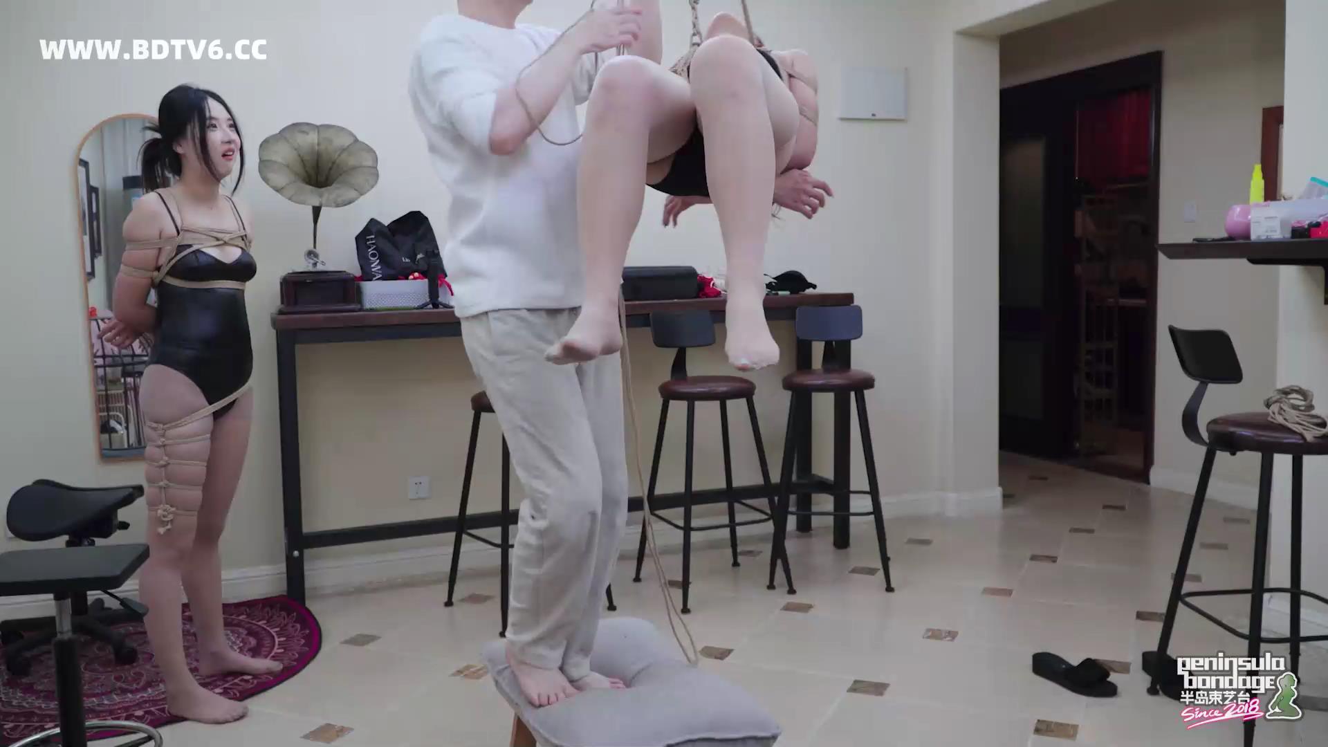 半岛束艺 缇娜 佟司 椰子 三体吊[00_05_19][20251020-124208].jpg