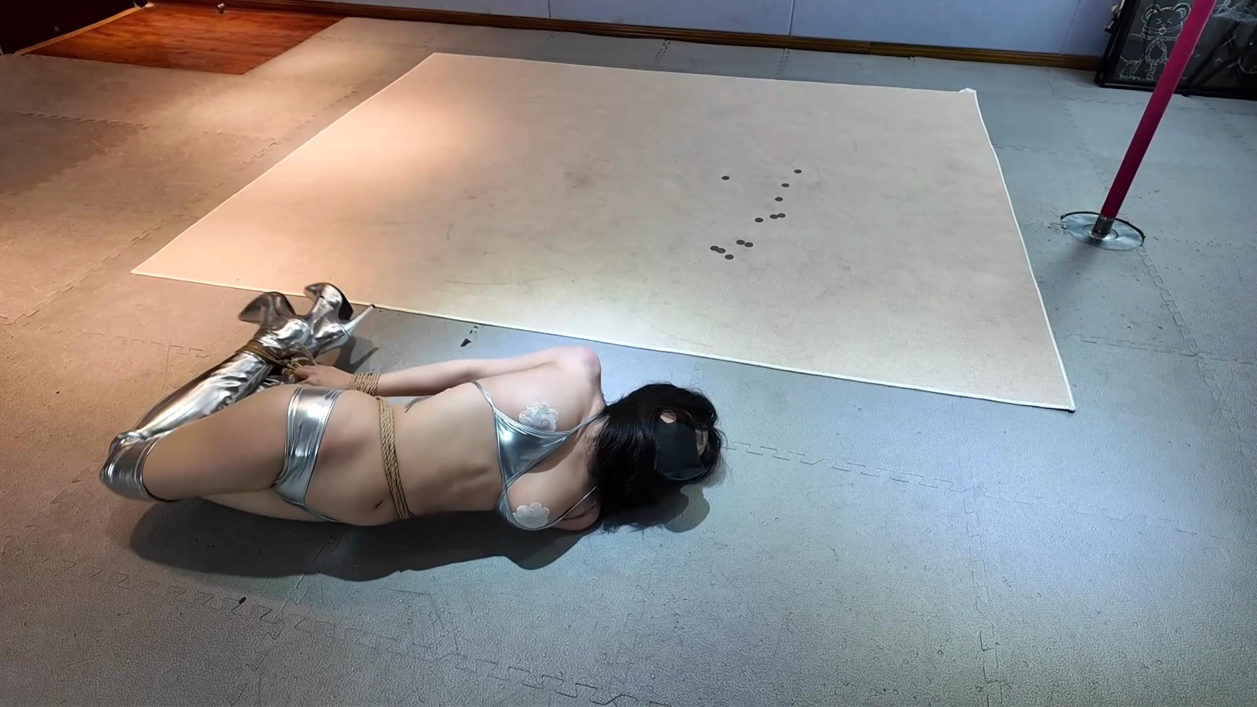 一绳所爱-小0 挣扎的束缚女王 第四季 [00_29_27][20251022-125540].jpg