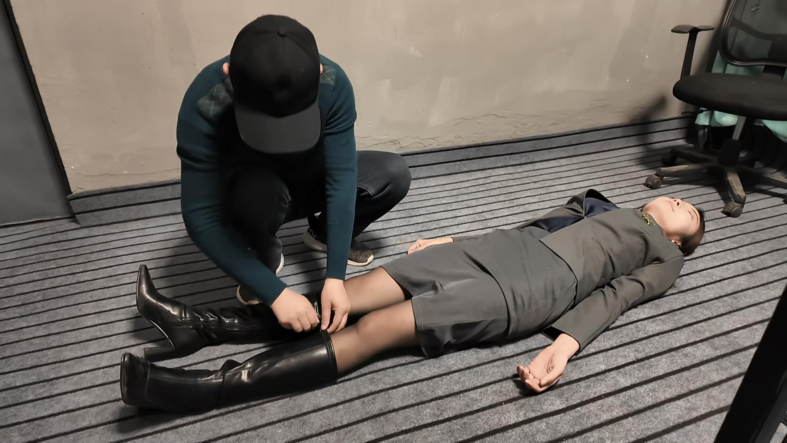 李大侠原创-女经理车上被袭 一[00_03_14][20251023-181624].jpg