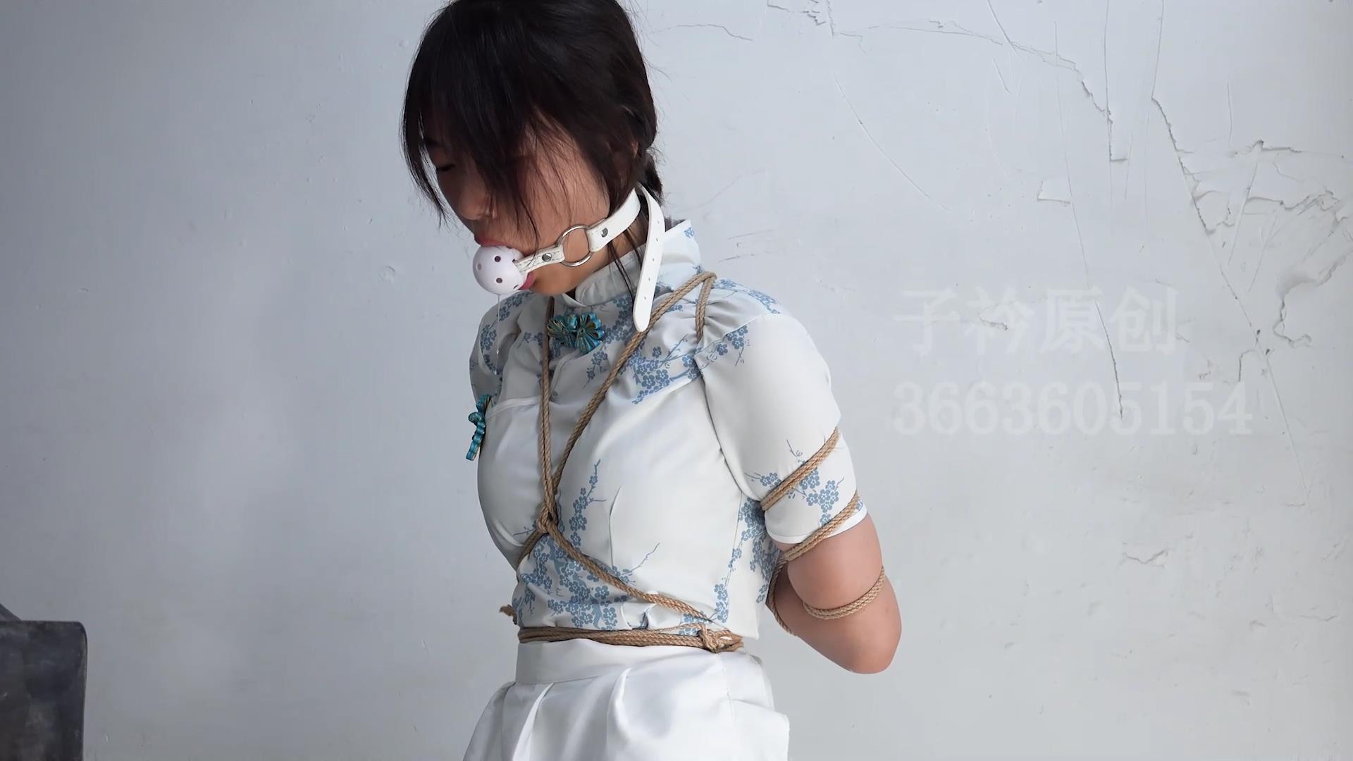 子衿原创 诺诺 五花口球脚镣楼道放置[00_34_04][20251028-130825].jpg