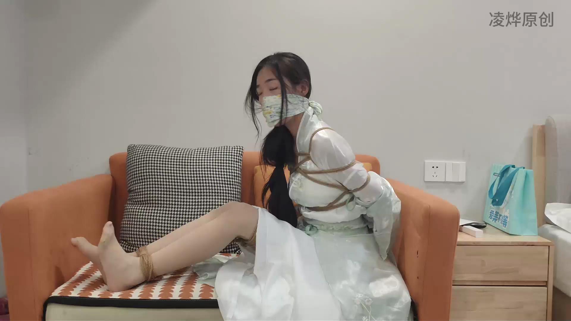 凌烨原创 玲儿汉服捆绑 放置 驷马 tk[00_39_15][20251102-103305].jpg