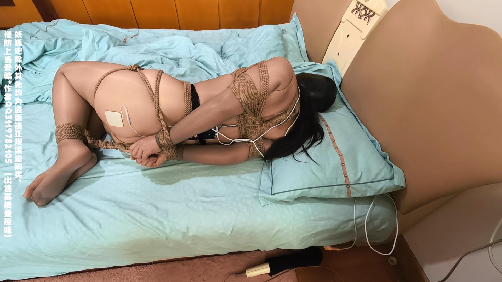 我的媳妇 性感三点式、无内 吊带 肉丝、[00_42_56][20251102-111514].jpg