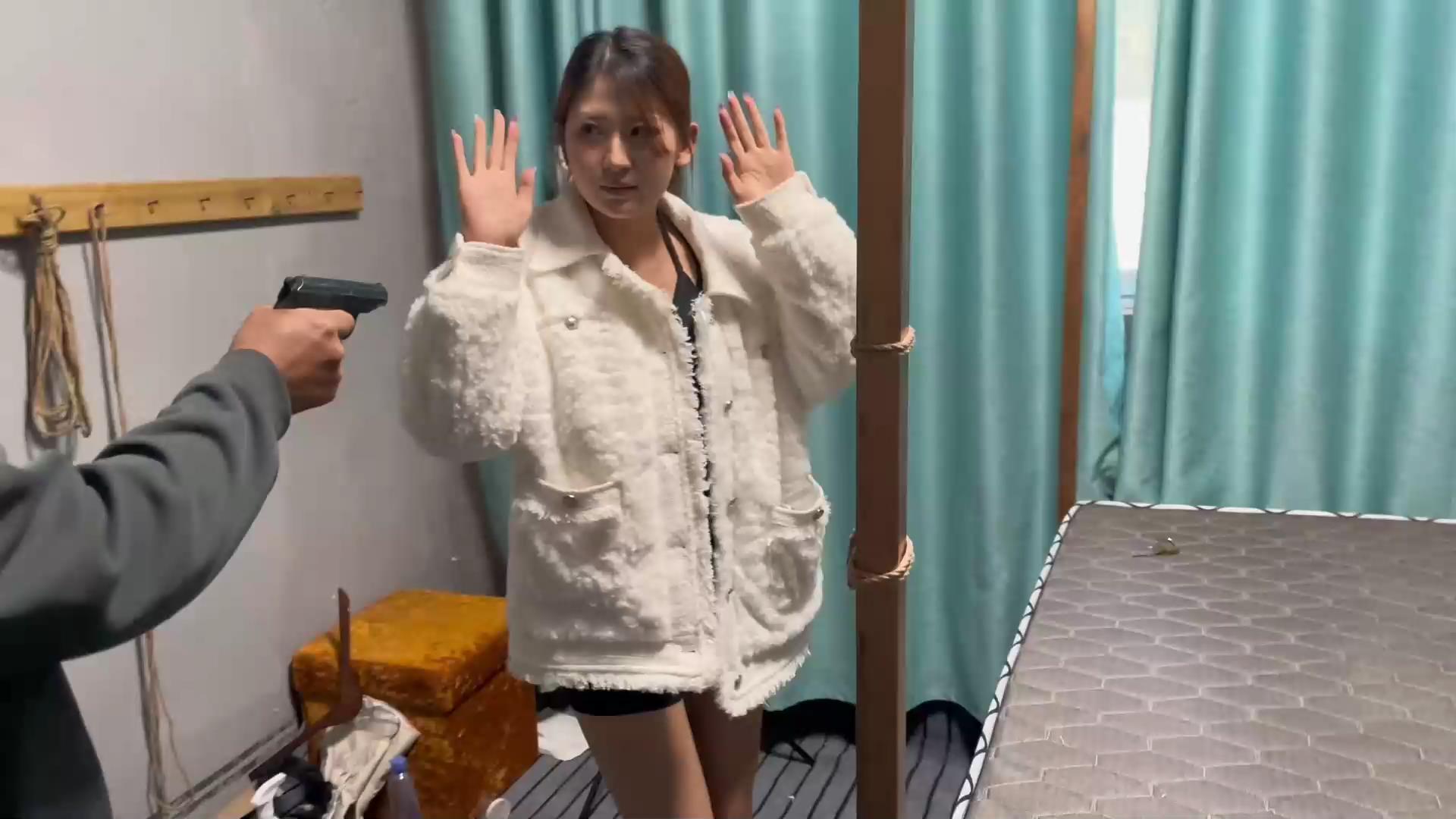 龙飞绳艺 根据真实电影改编（变态绑架）虐[00_01_30][20251103-095949].jpg