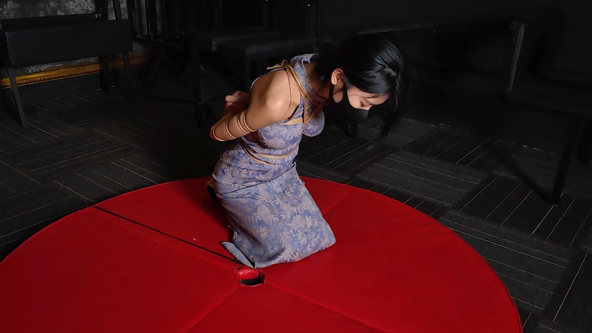 意之窗 汤圆 旗袍女囚徒[00_28_03][20251103-102537].jpg