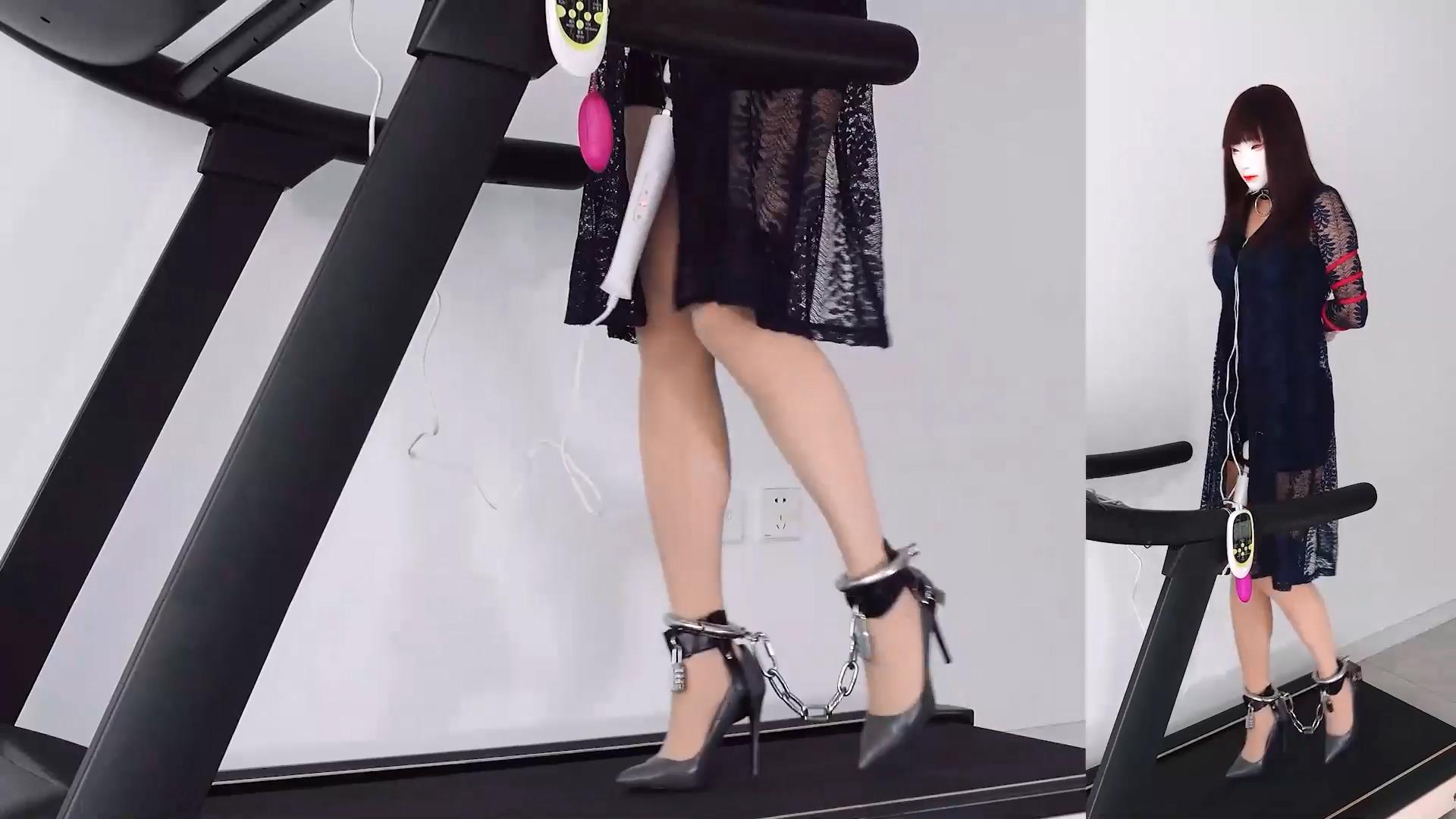 高跟遇到跑步机-铐镣禁锢的带锁束缚带肉丝[00_25_02][20251105-143948].jpg