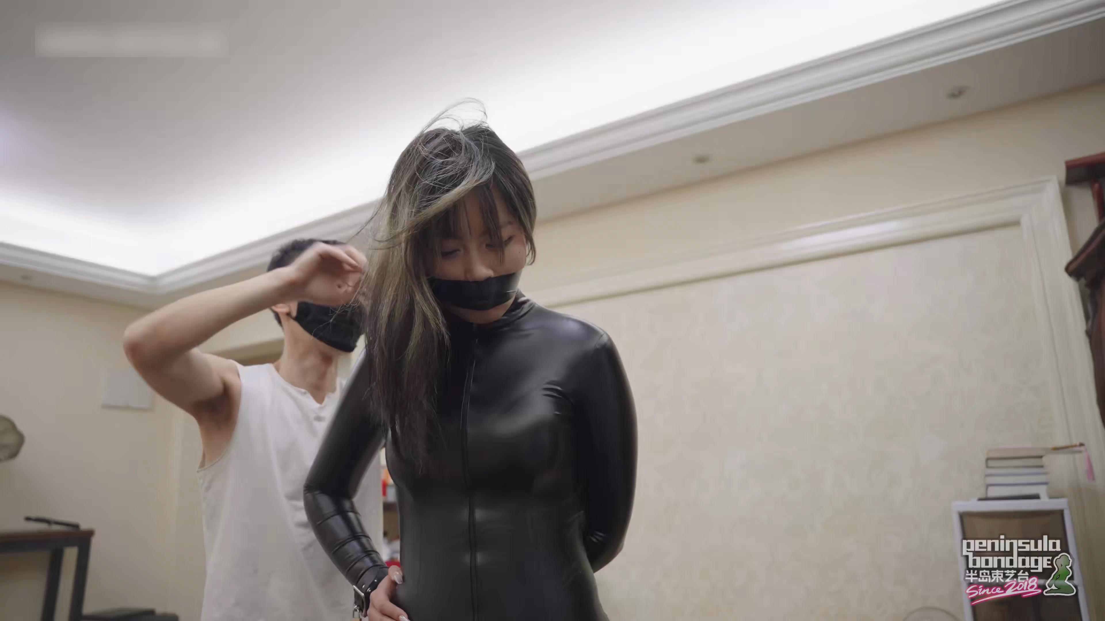 半岛束艺台-一种万无一失的手铐自缚方案 [00_08_15][20251105-144938].jpg