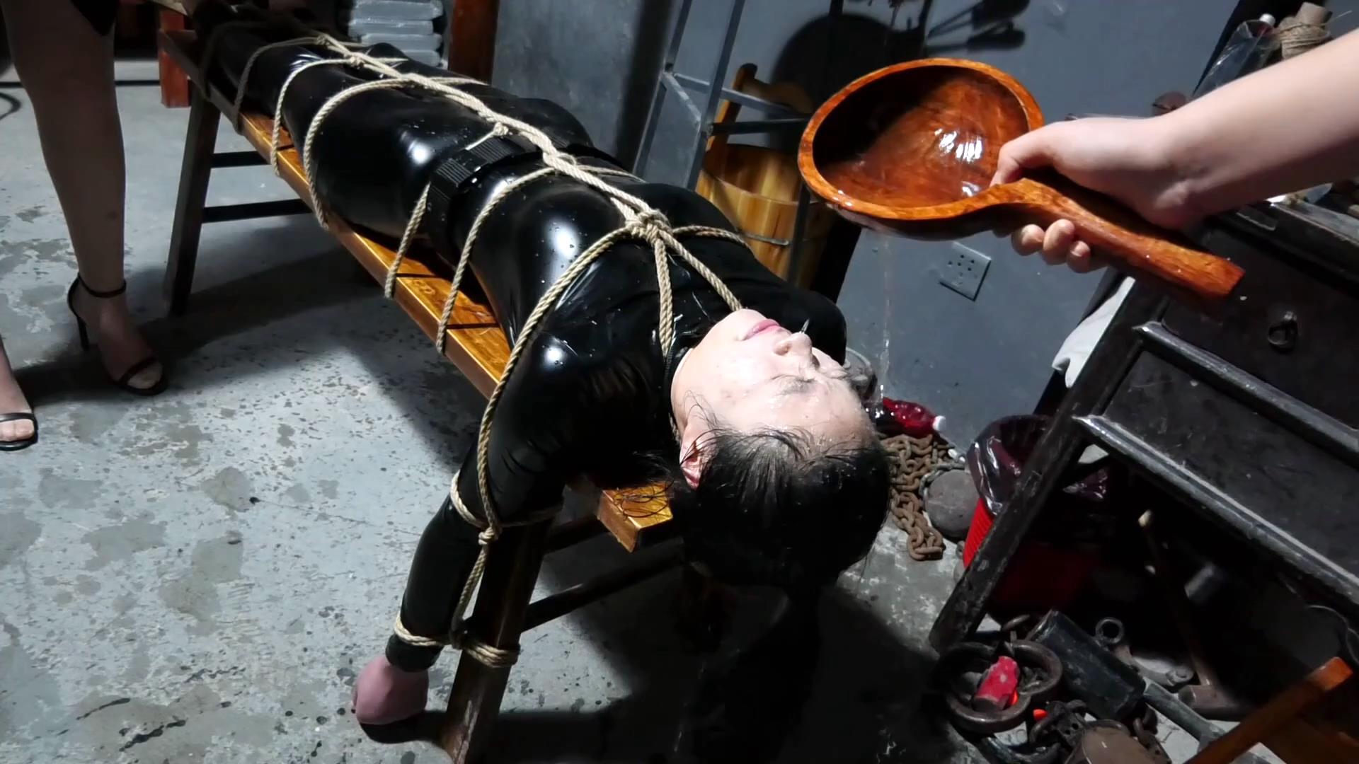 胜景影视 陷入魔窟的胶衣特工 中集 搭救[00_37_04][20251106-130359].jpg