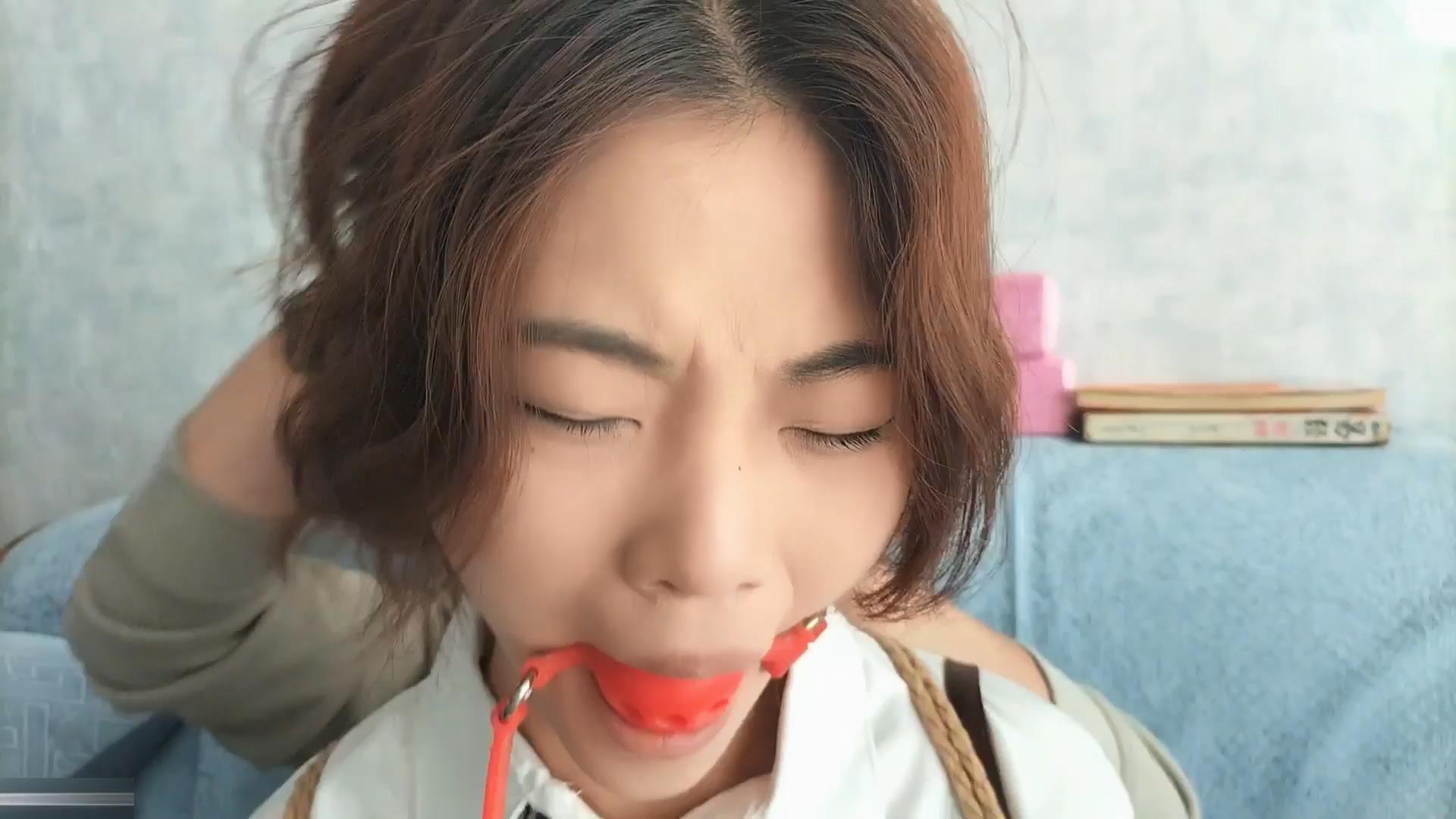 精致传媒-在游戏开始之前 被捕获的学生妹[00_09_14][20251108-115740].jpg