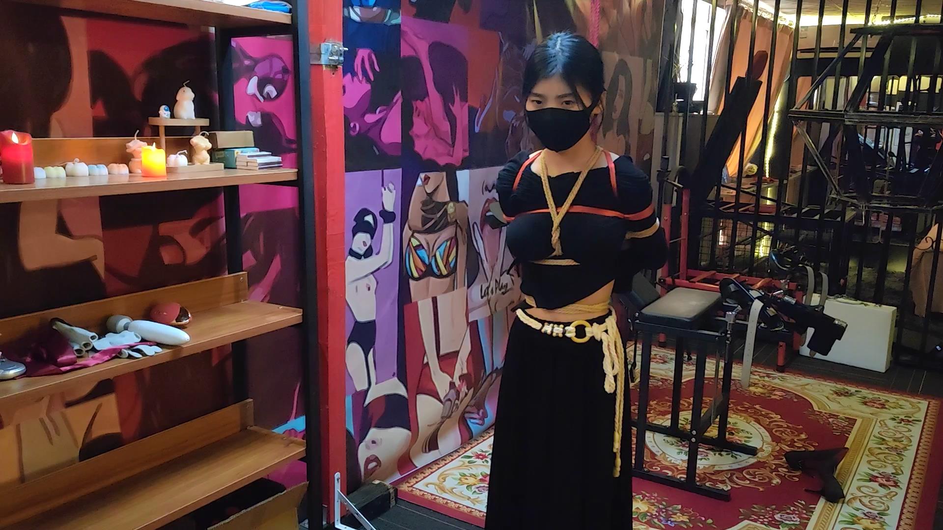 意之窗 圈里小爱慕第一次拍摄 鞭打 炸裂[00_00_08][20251112-131504].jpg