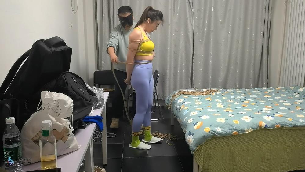 【JS】艾菲 瑜伽服全身紧缚[00_06_08][20251115-160837].jpg