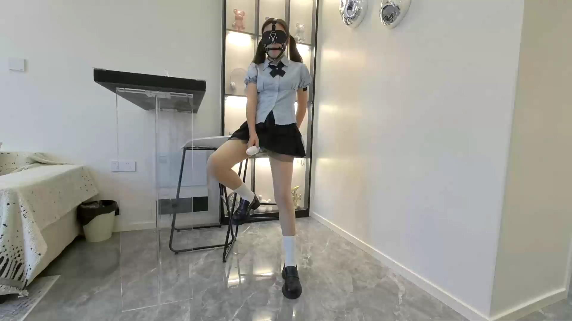 FXX 肉丝白袜小皮鞋 鼻勾口球震动木奉[20251116-112930].jpg