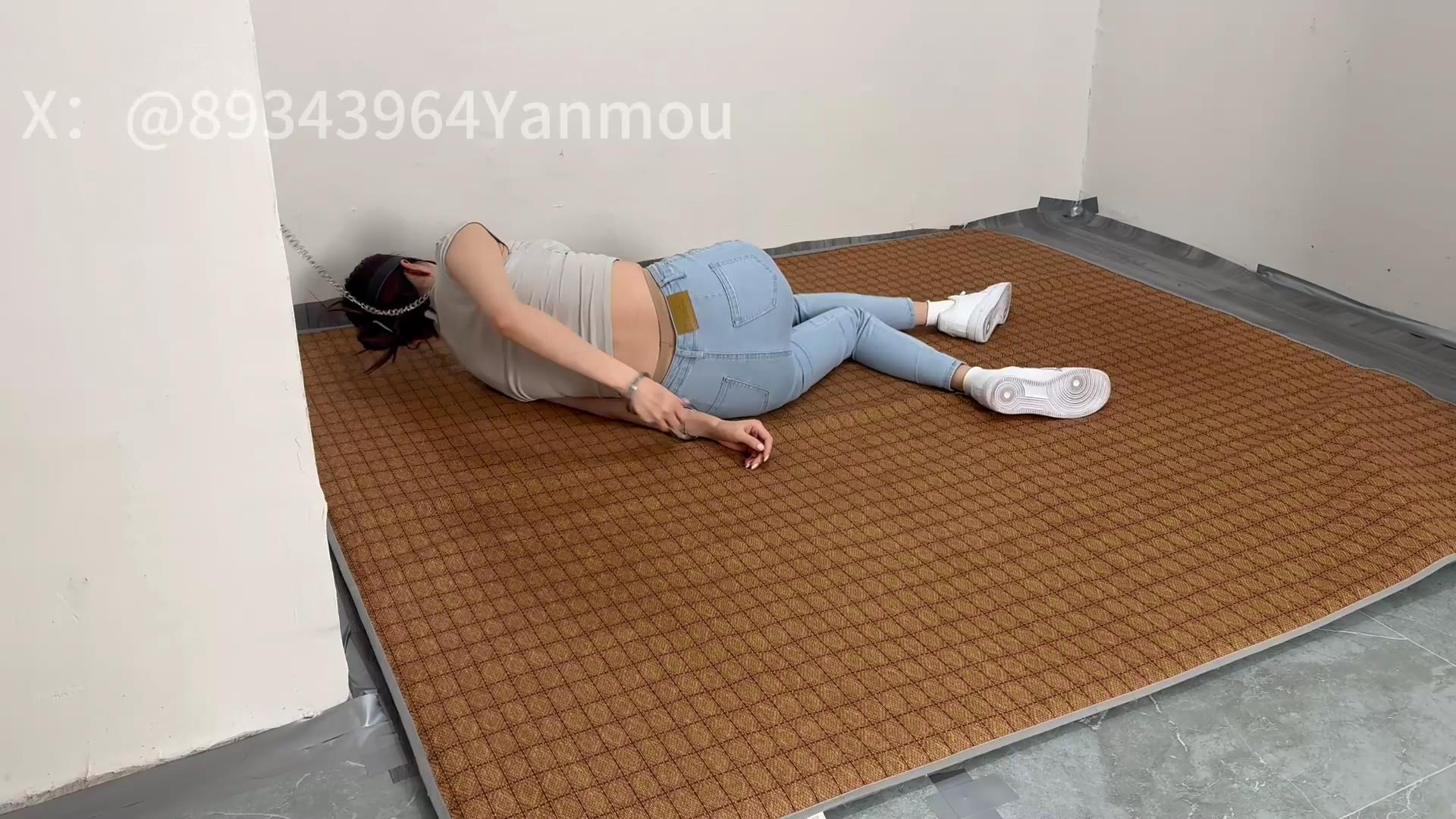 眼眸出品 囚禁紧身牛仔裤少女[00_00_50][20251116-114036].jpg