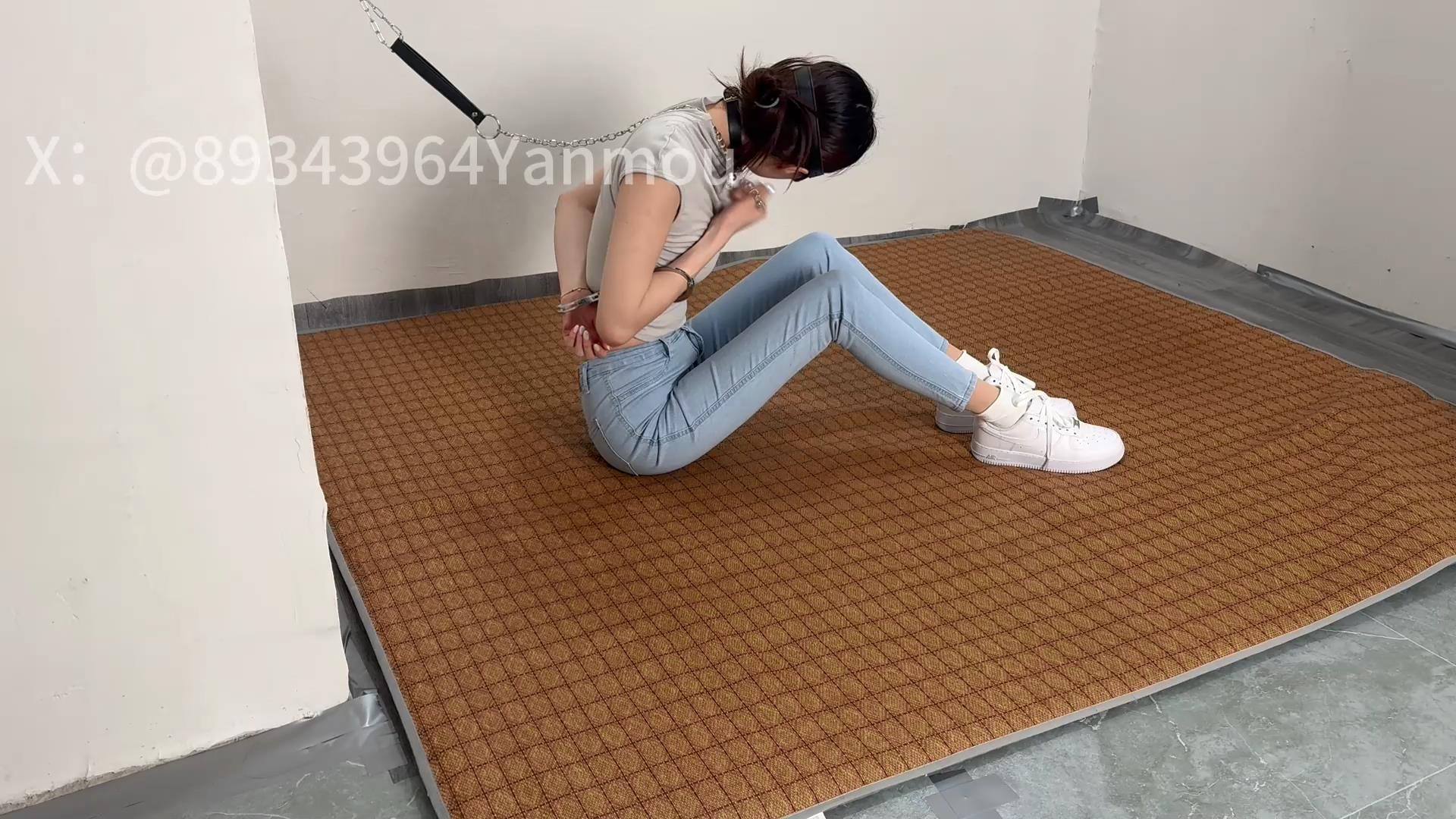 眼眸出品 囚禁紧身牛仔裤少女[00_01_10][20251116-114039].jpg