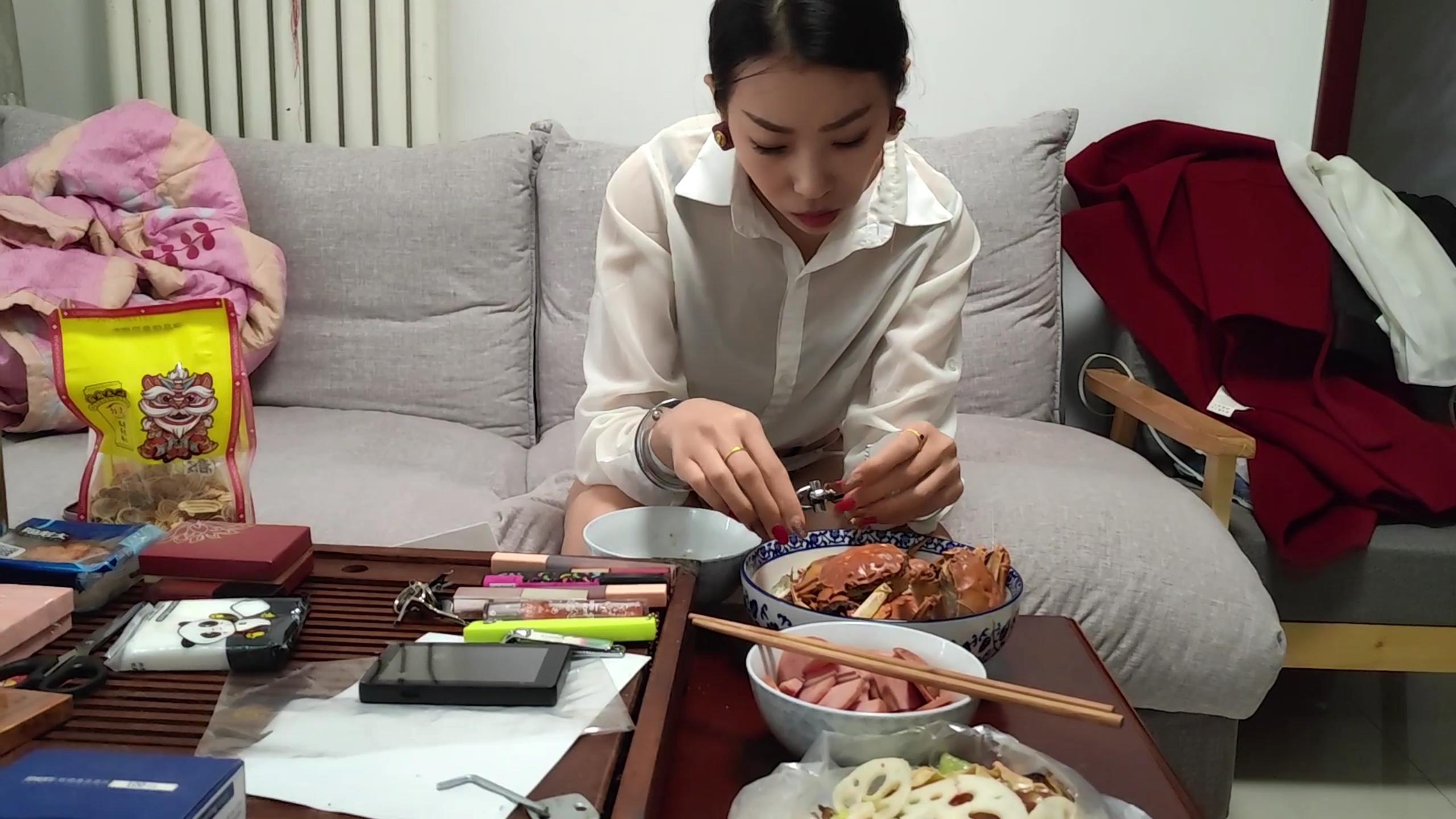 随心原创-诺米 香艳的午饭[00_06_54][20251119-123848].jpg