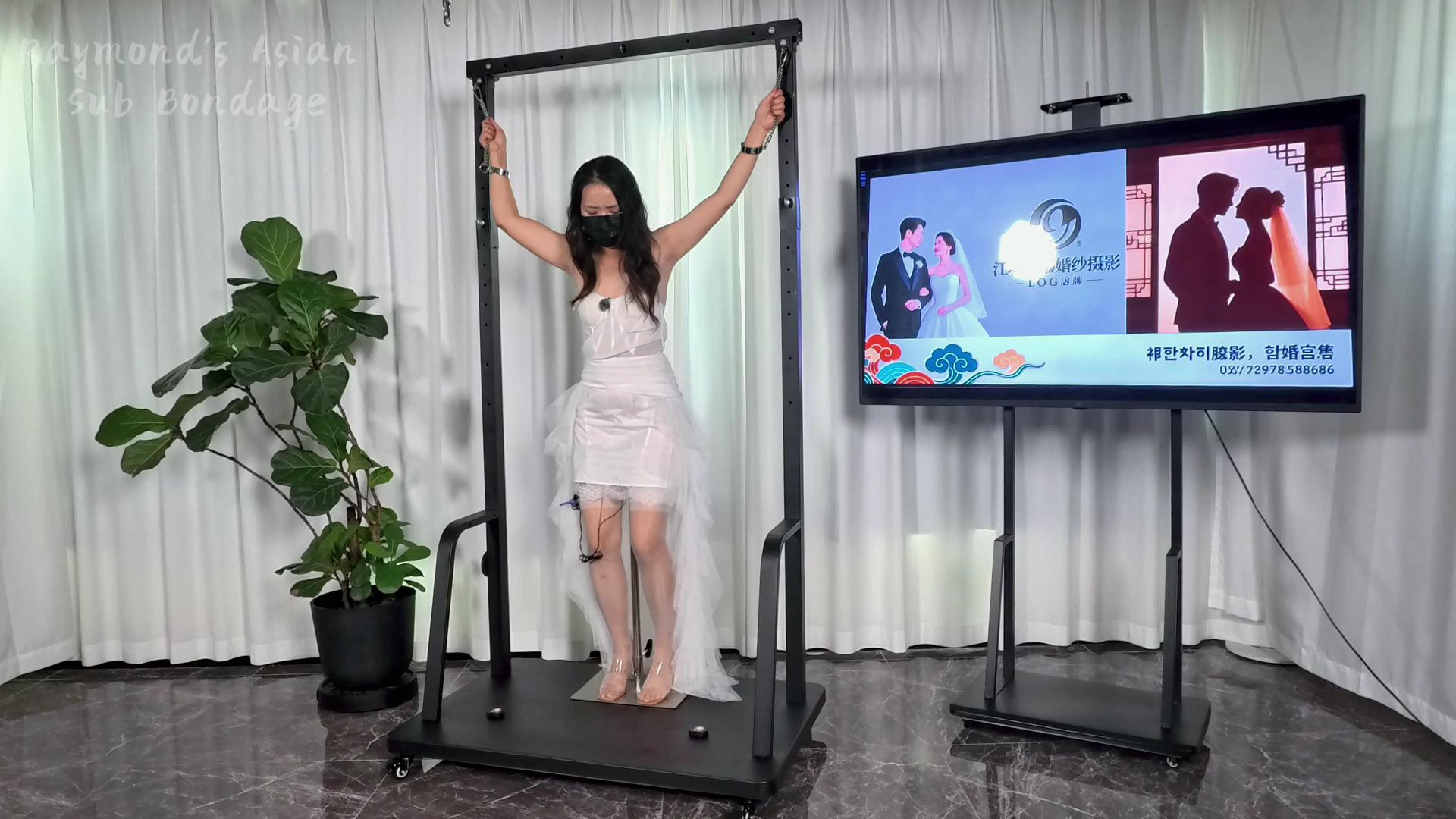 Raymond 准新娘6婚纱影楼里钢管支[00_13_58][20251124-165557].jpg