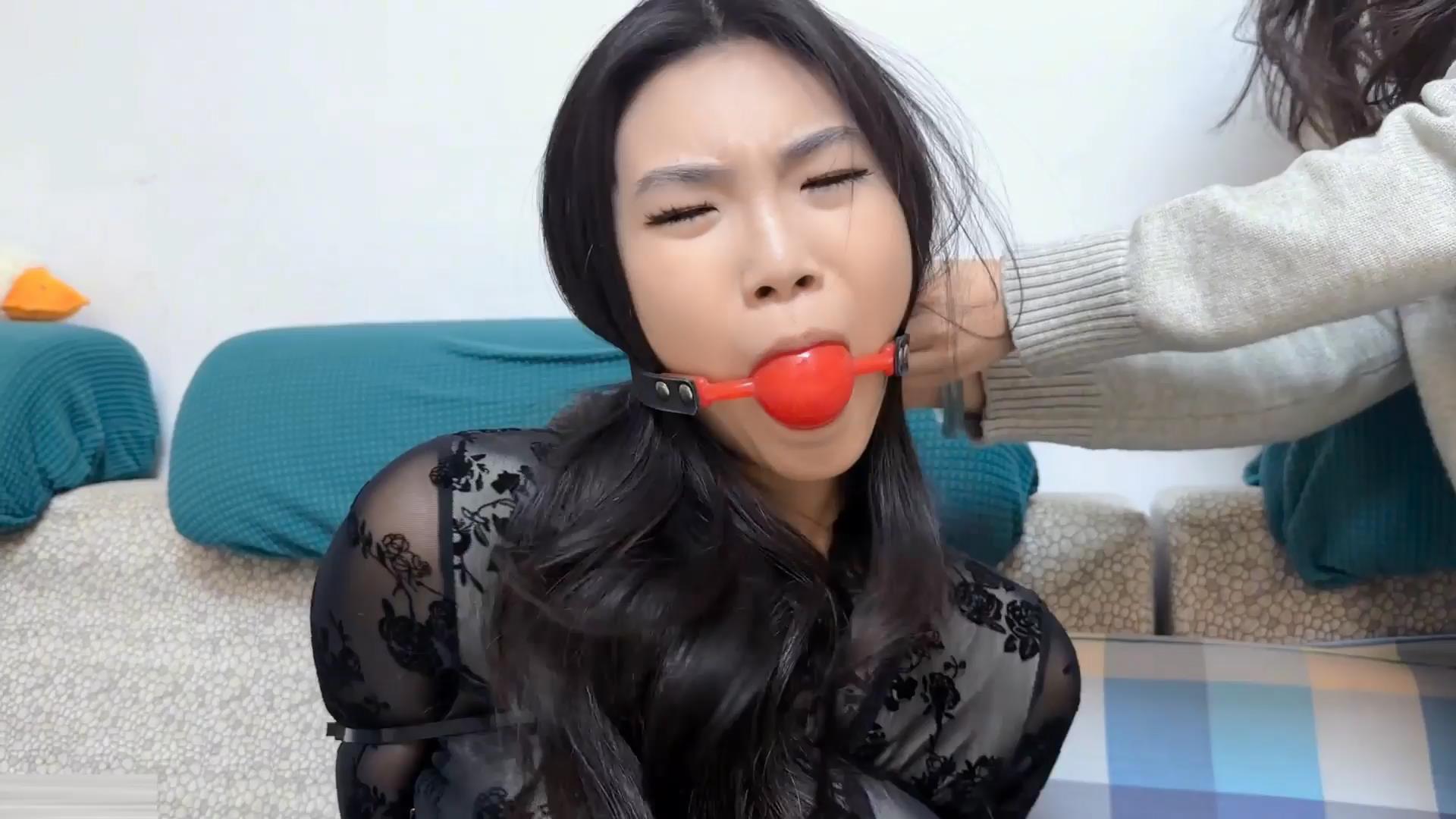 梦川工作室-在游戏开始之前 傲慢的雯雯小[00_02_49][20251125-135137].jpg