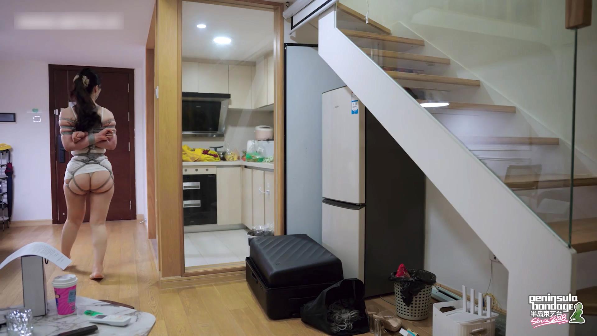 半岛束艺台-随机绑架 桃子主演[00_01_06][20251126-155625].jpg